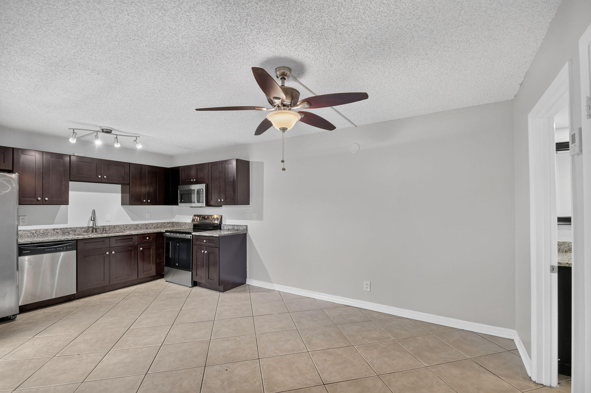 744 SPRINGDALE, Palm Springs FL 33461