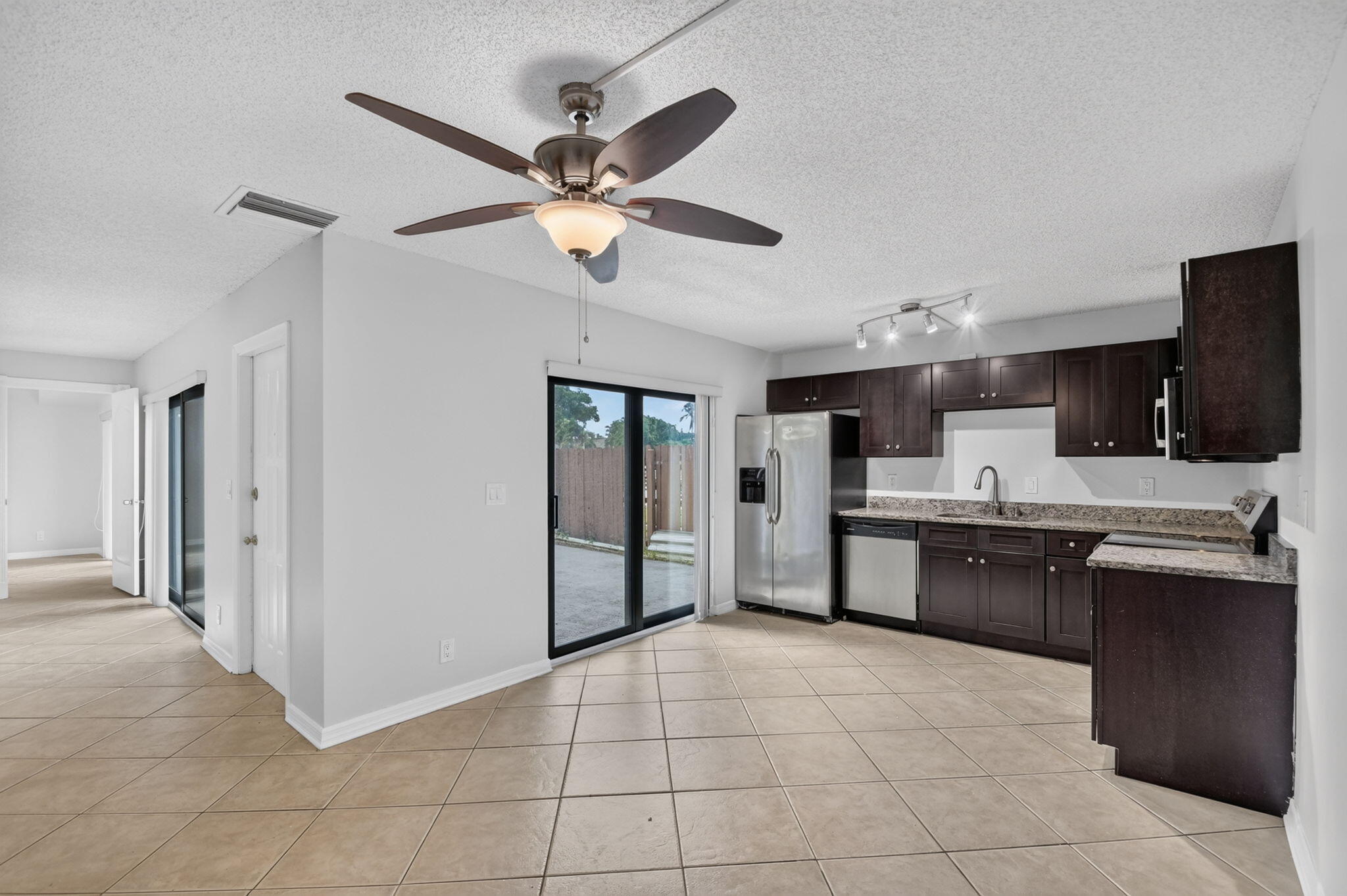 744 SPRINGDALE, Palm Springs FL 33461