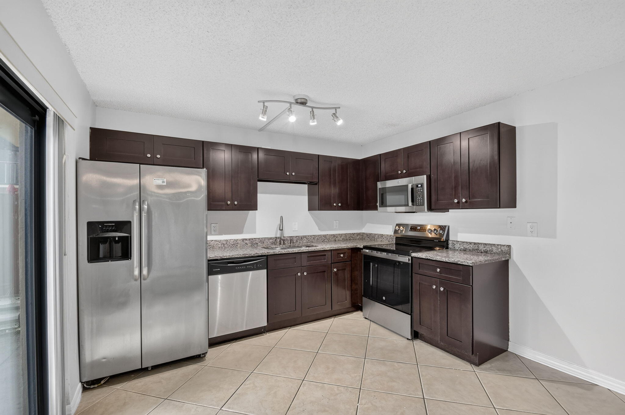 744 SPRINGDALE, Palm Springs FL 33461