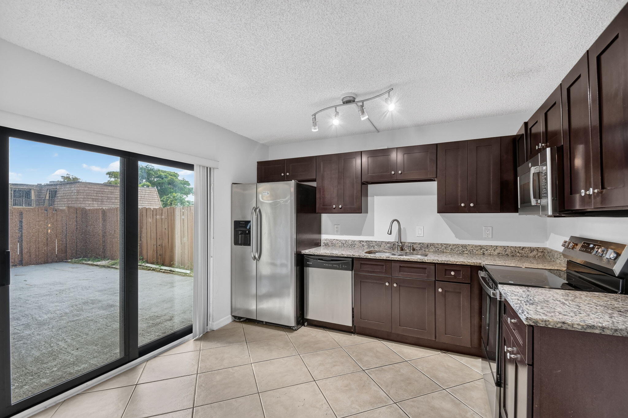 744 SPRINGDALE, Palm Springs FL 33461