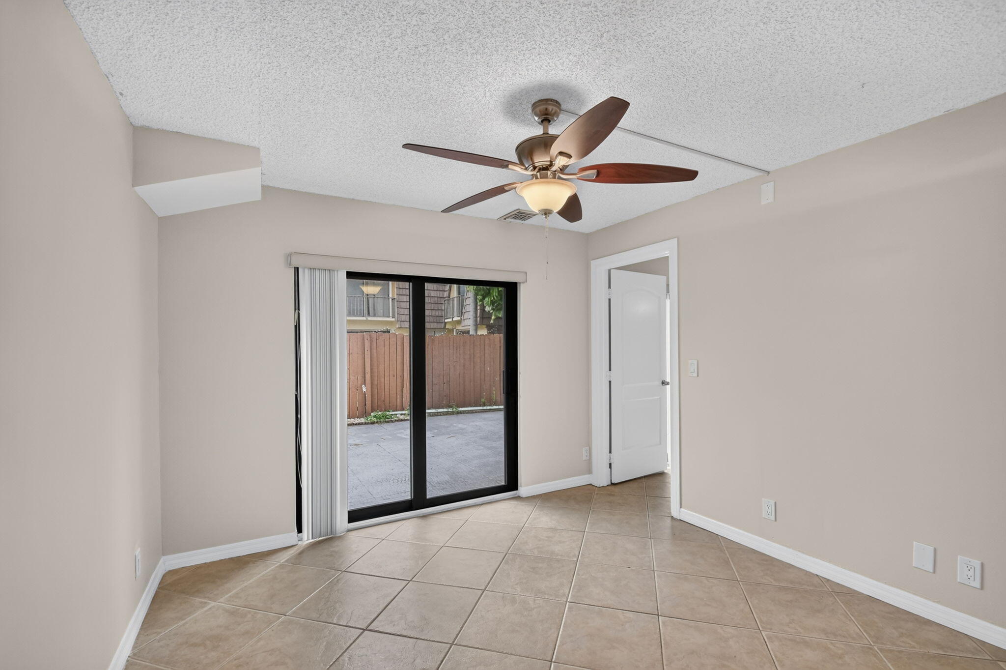 744 SPRINGDALE, Palm Springs FL 33461