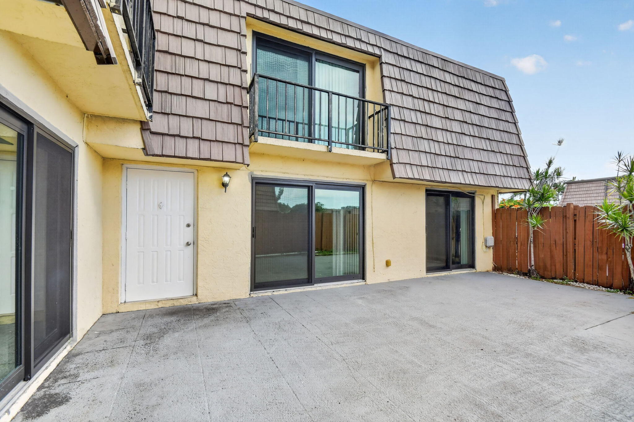 744 SPRINGDALE, Palm Springs FL 33461