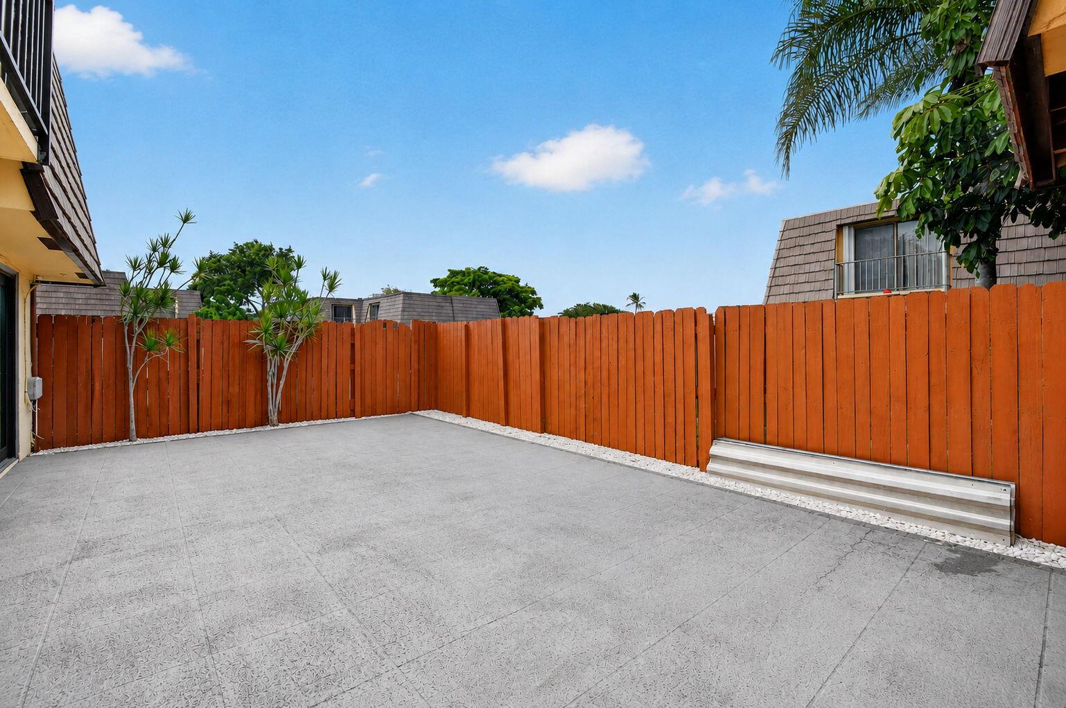 744 SPRINGDALE, Palm Springs FL 33461