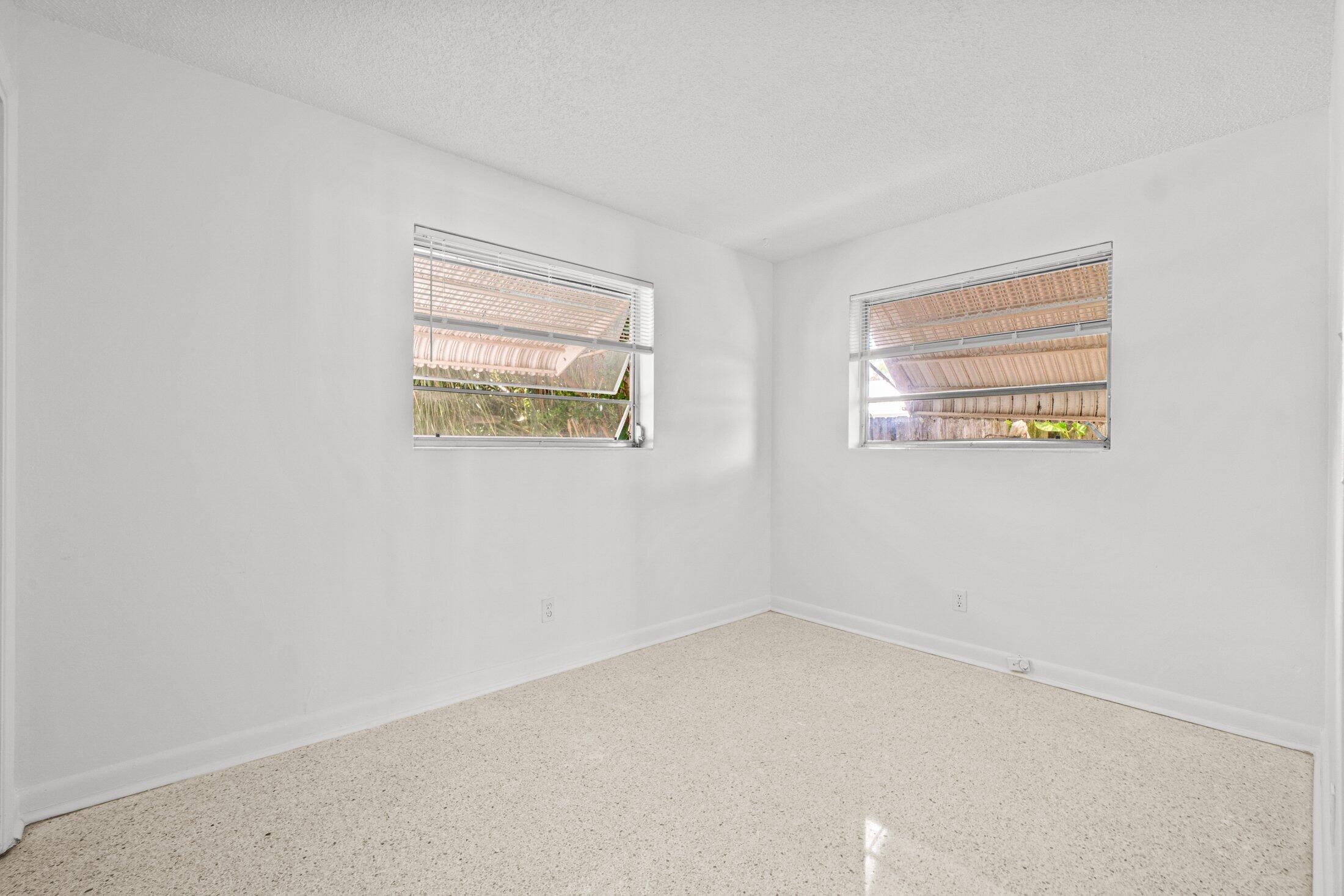 211 Sunrise #5, Lantana FL 33460