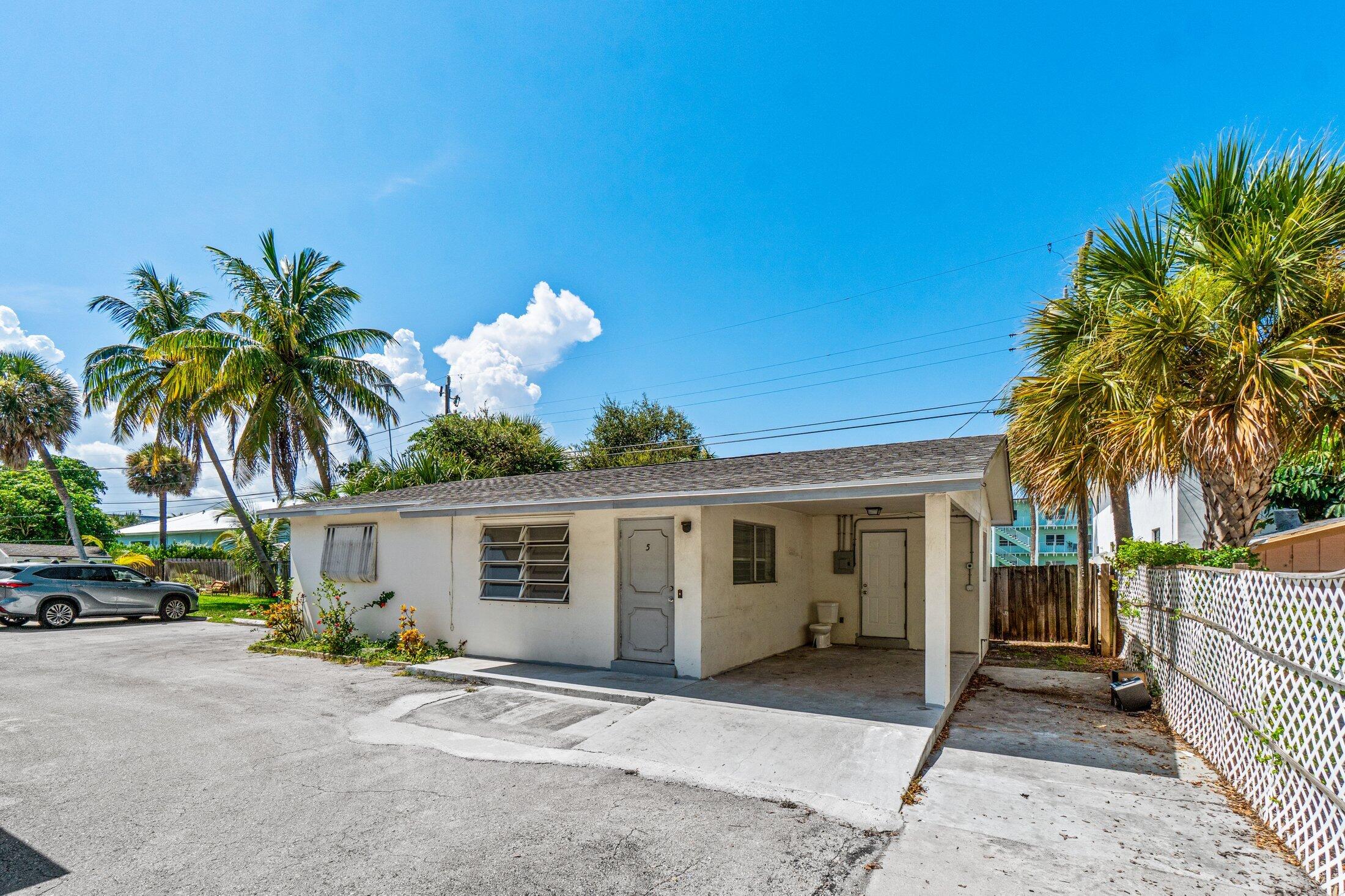 211 Sunrise #5, Lantana FL 33460