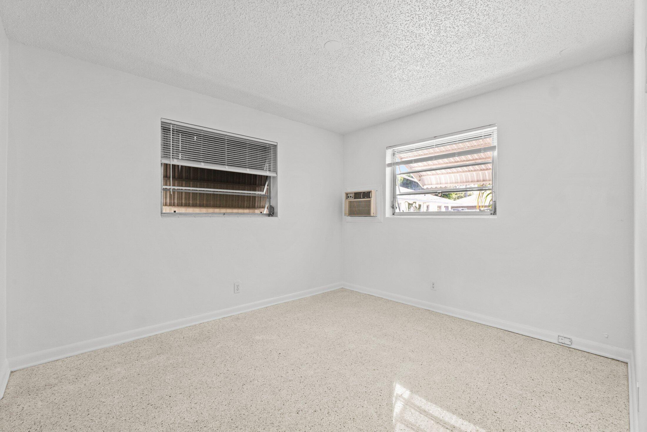 211 Sunrise #5, Lantana FL 33460