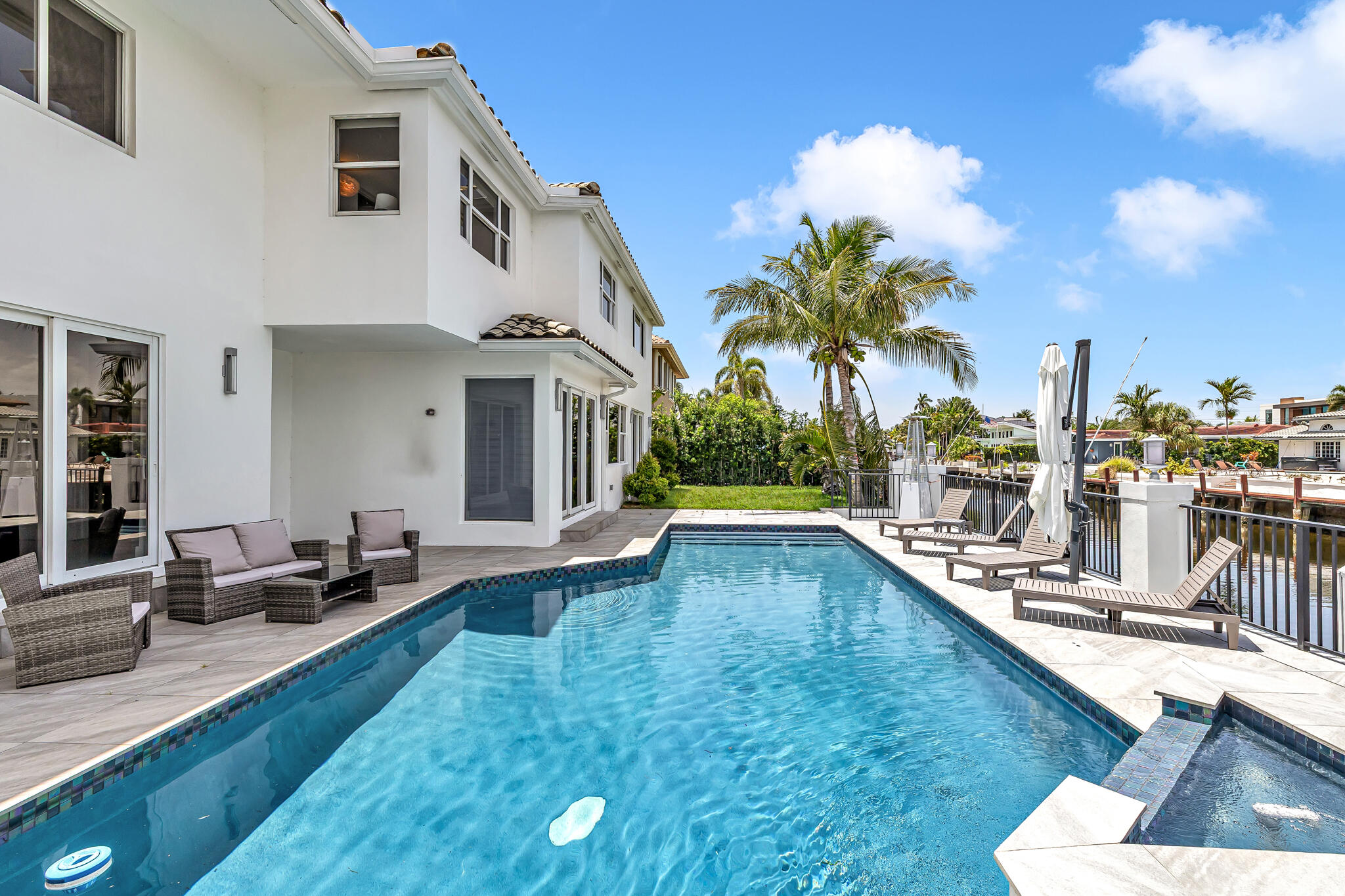 4921 NE 28TH, Lighthouse Point FL 33064