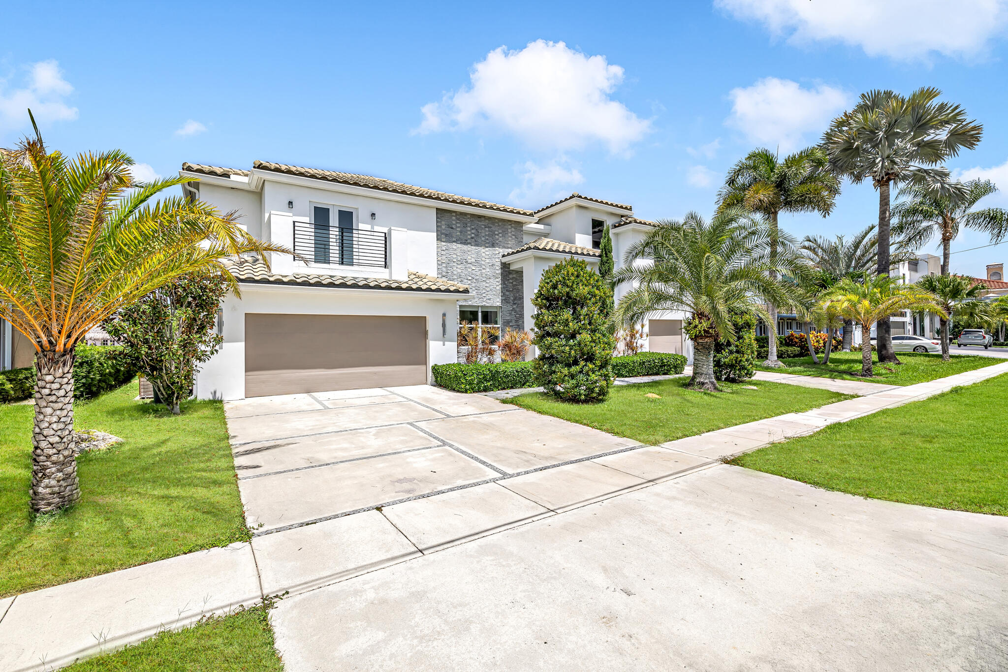 4921 NE 28TH, Lighthouse Point FL 33064