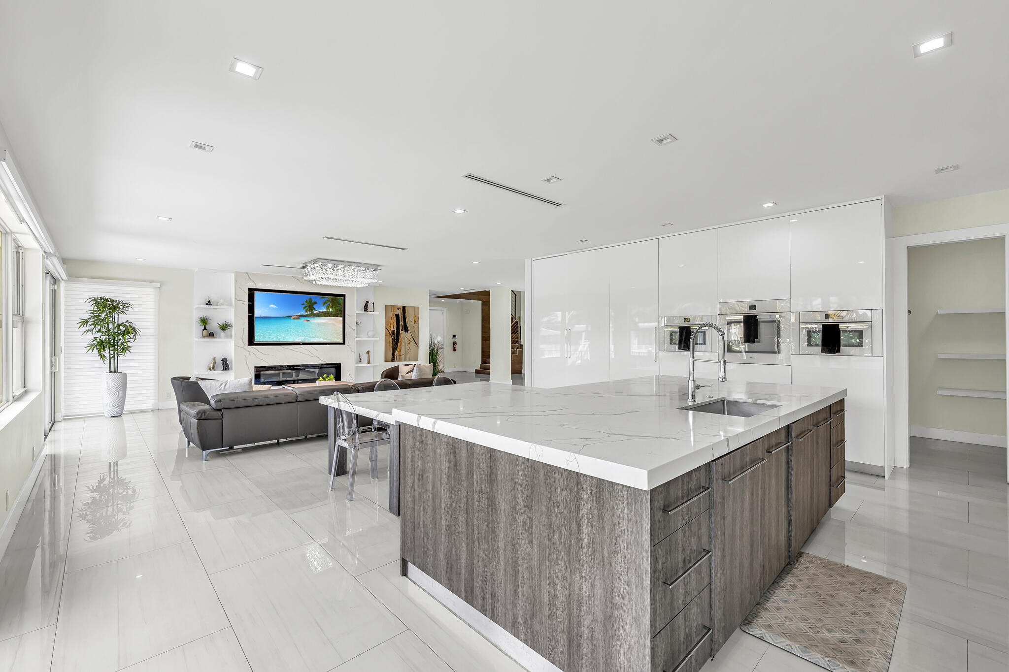 4921 NE 28TH, Lighthouse Point FL 33064