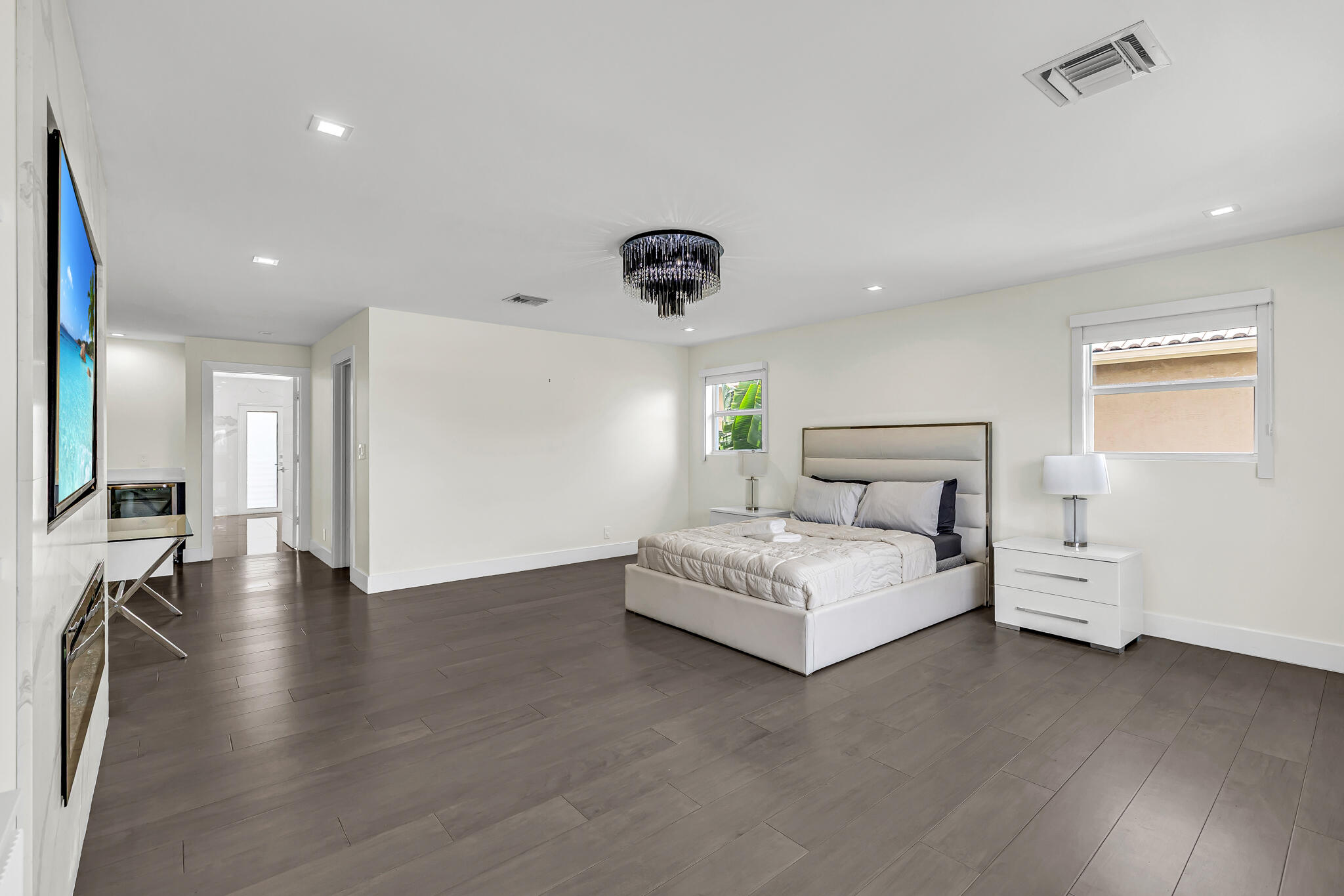 4921 NE 28TH, Lighthouse Point FL 33064