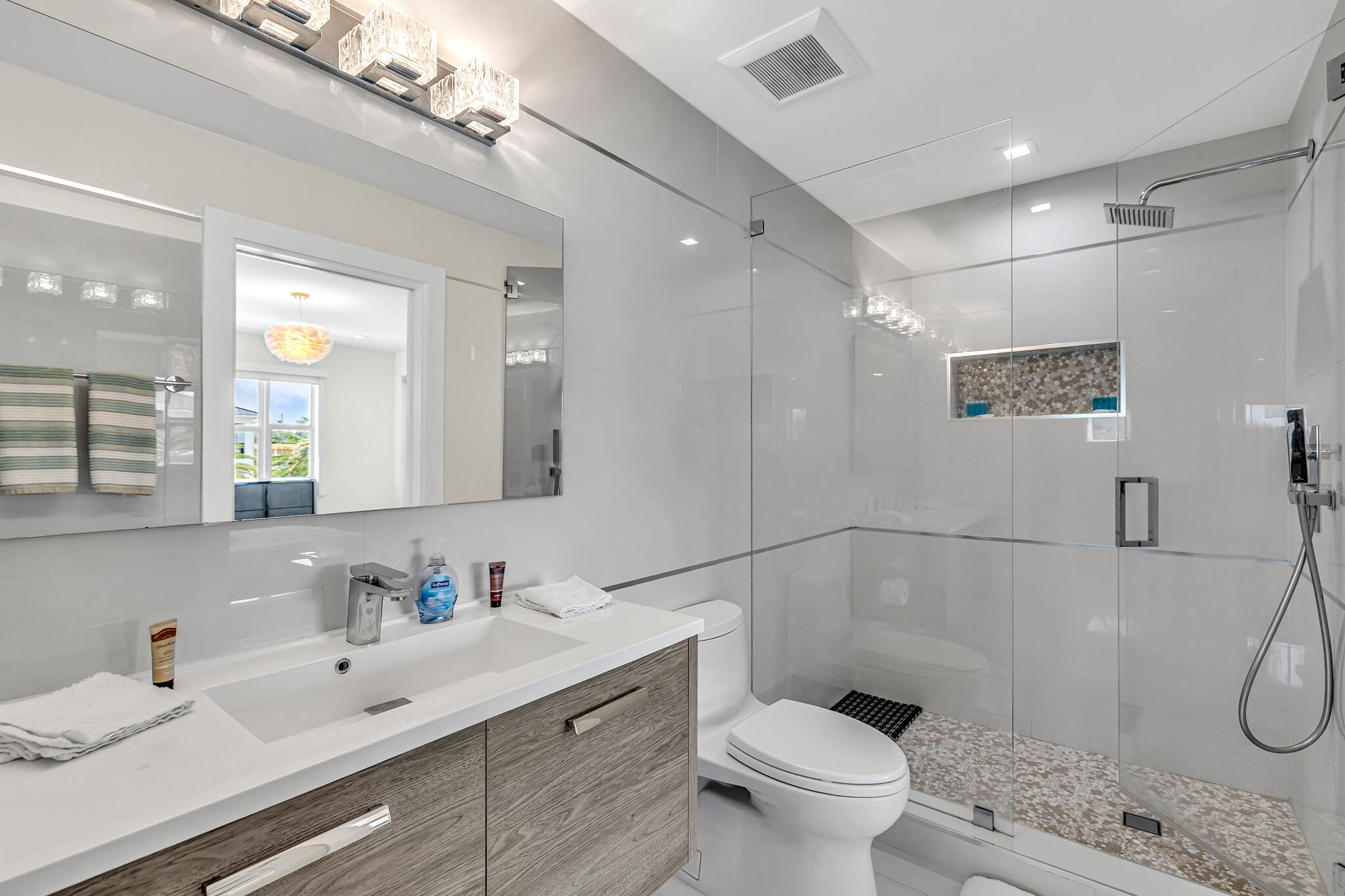 4921 NE 28TH, Lighthouse Point FL 33064