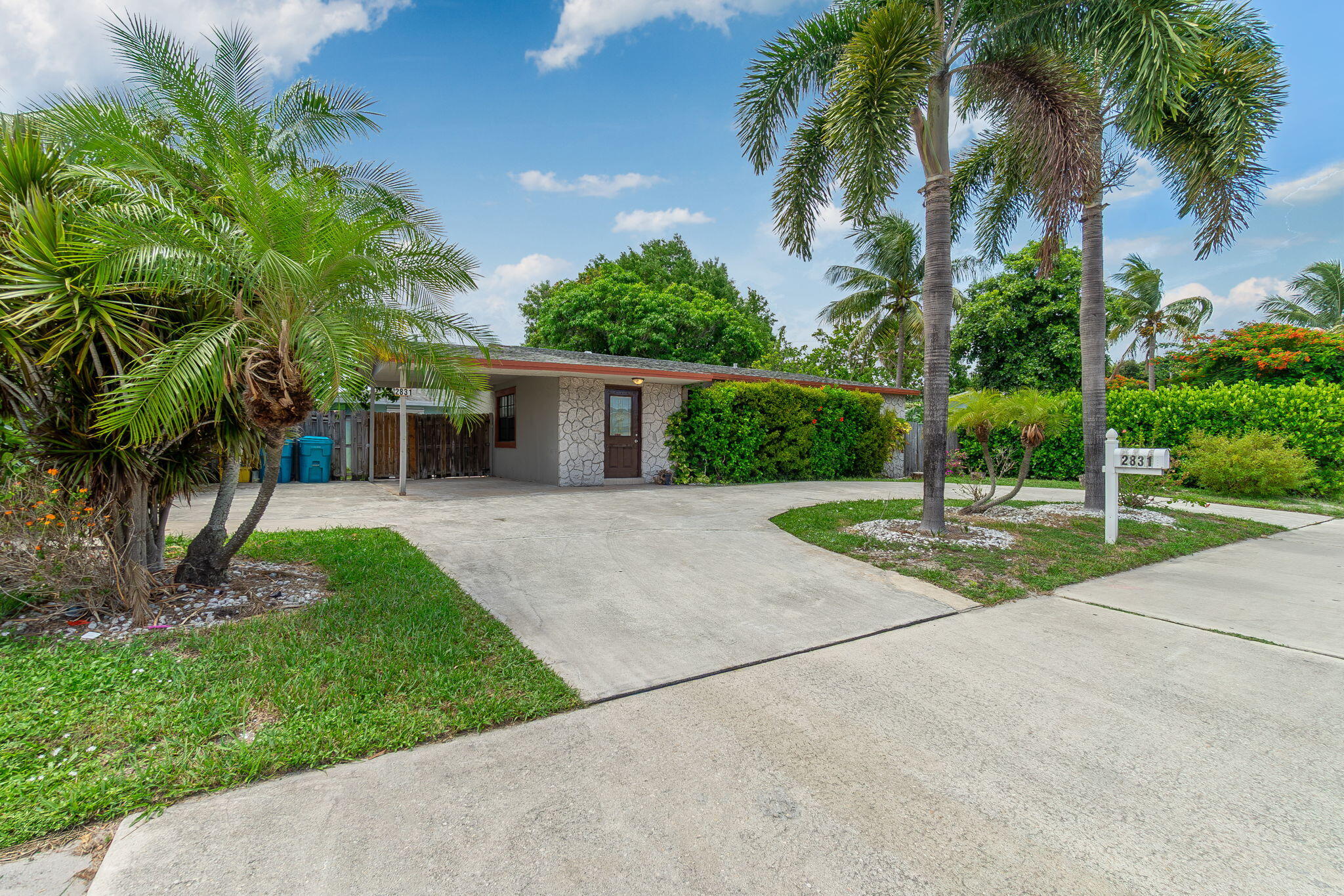2831 N SEACREST, Boynton Beach FL 33435