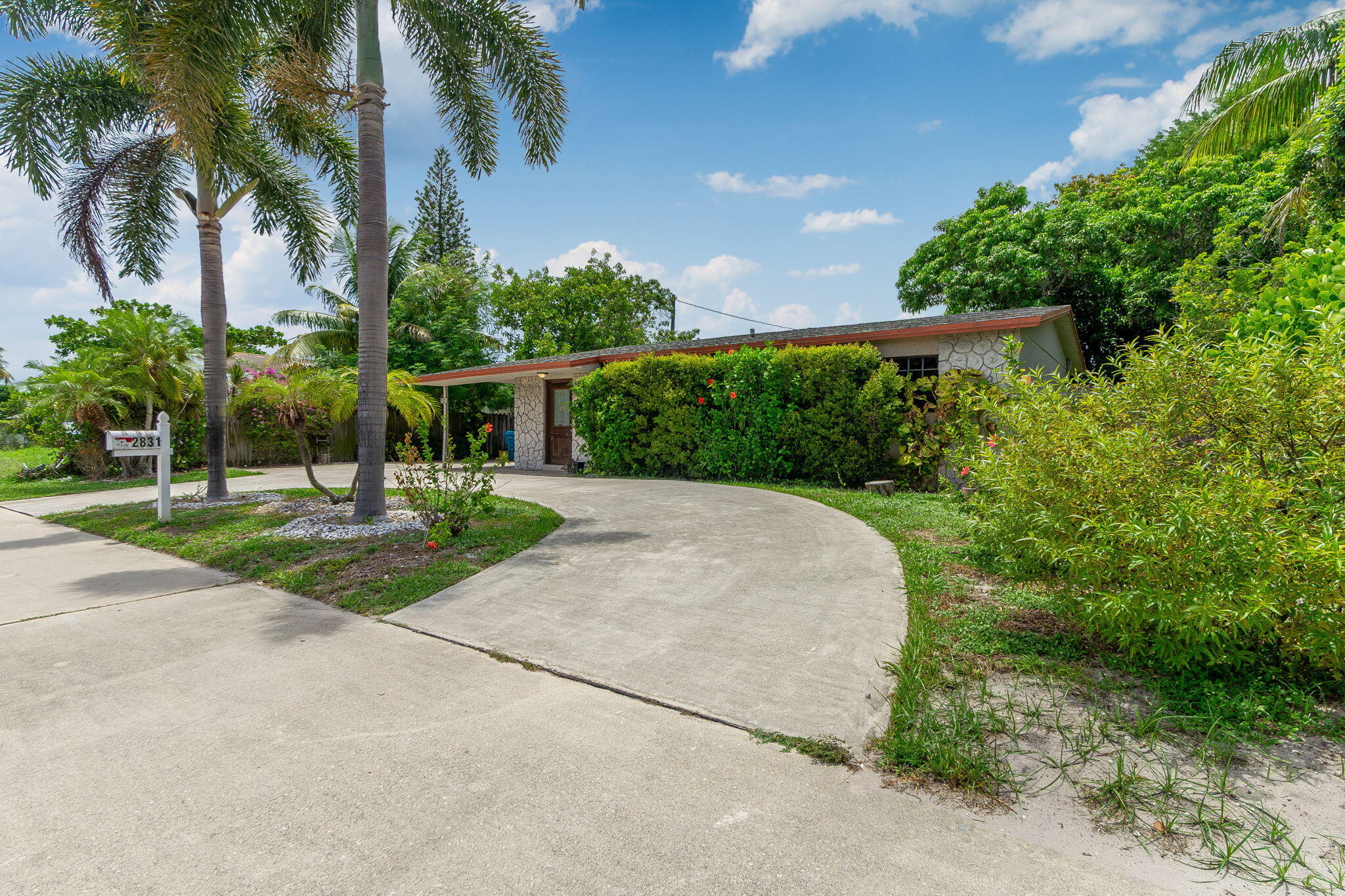 2831 N SEACREST, Boynton Beach FL 33435