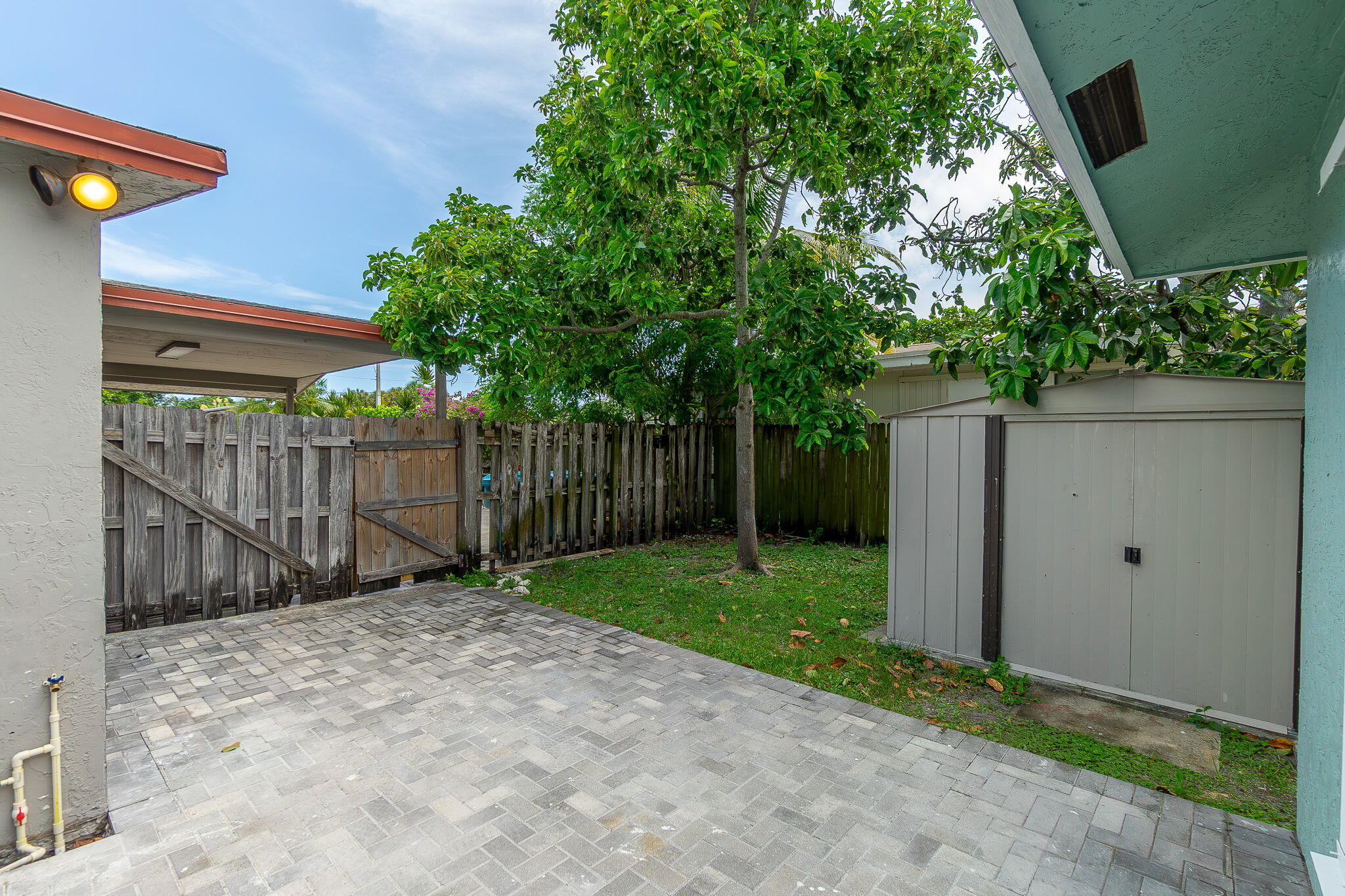 2831 N SEACREST, Boynton Beach FL 33435