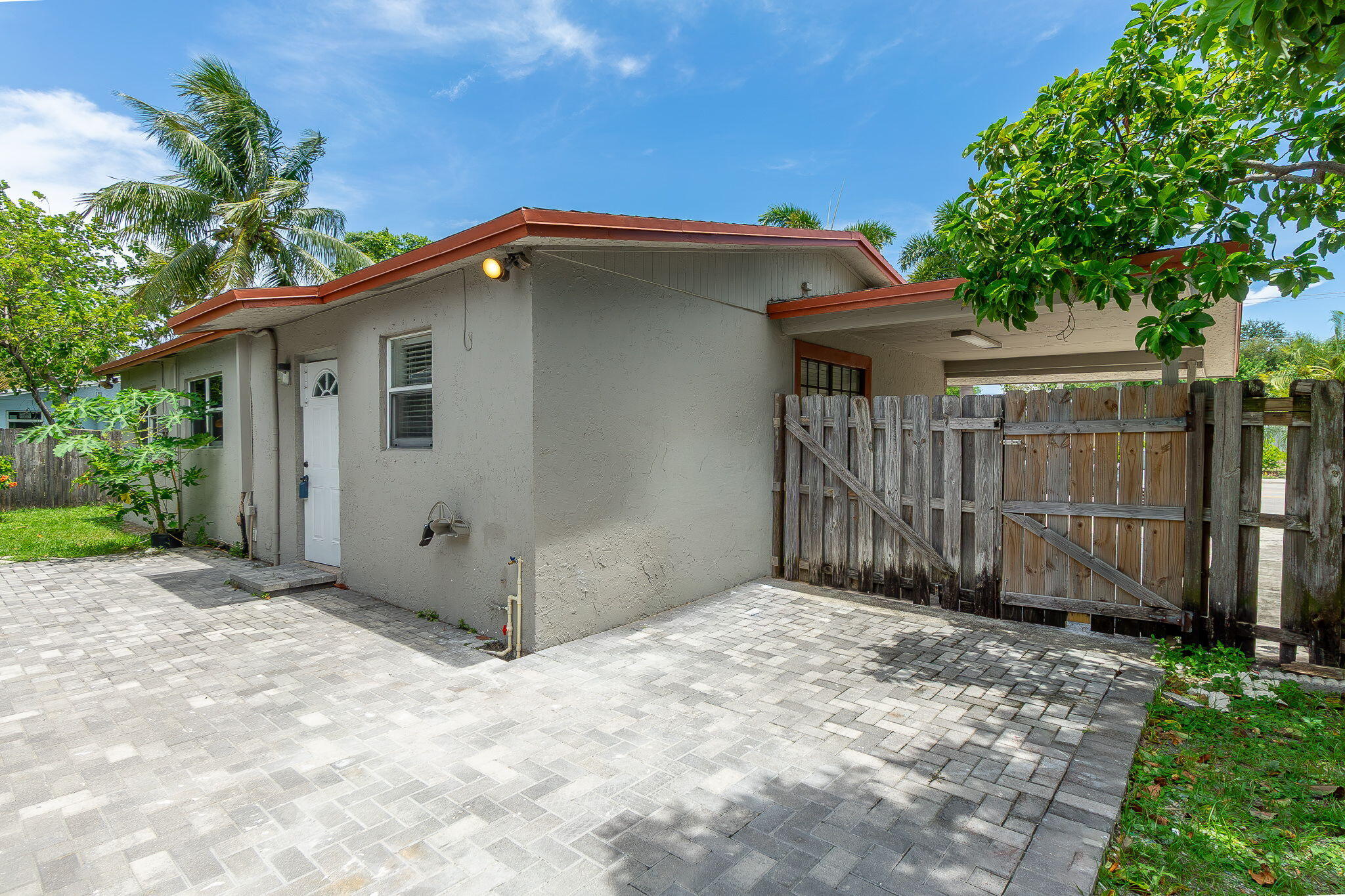 2831 N SEACREST, Boynton Beach FL 33435