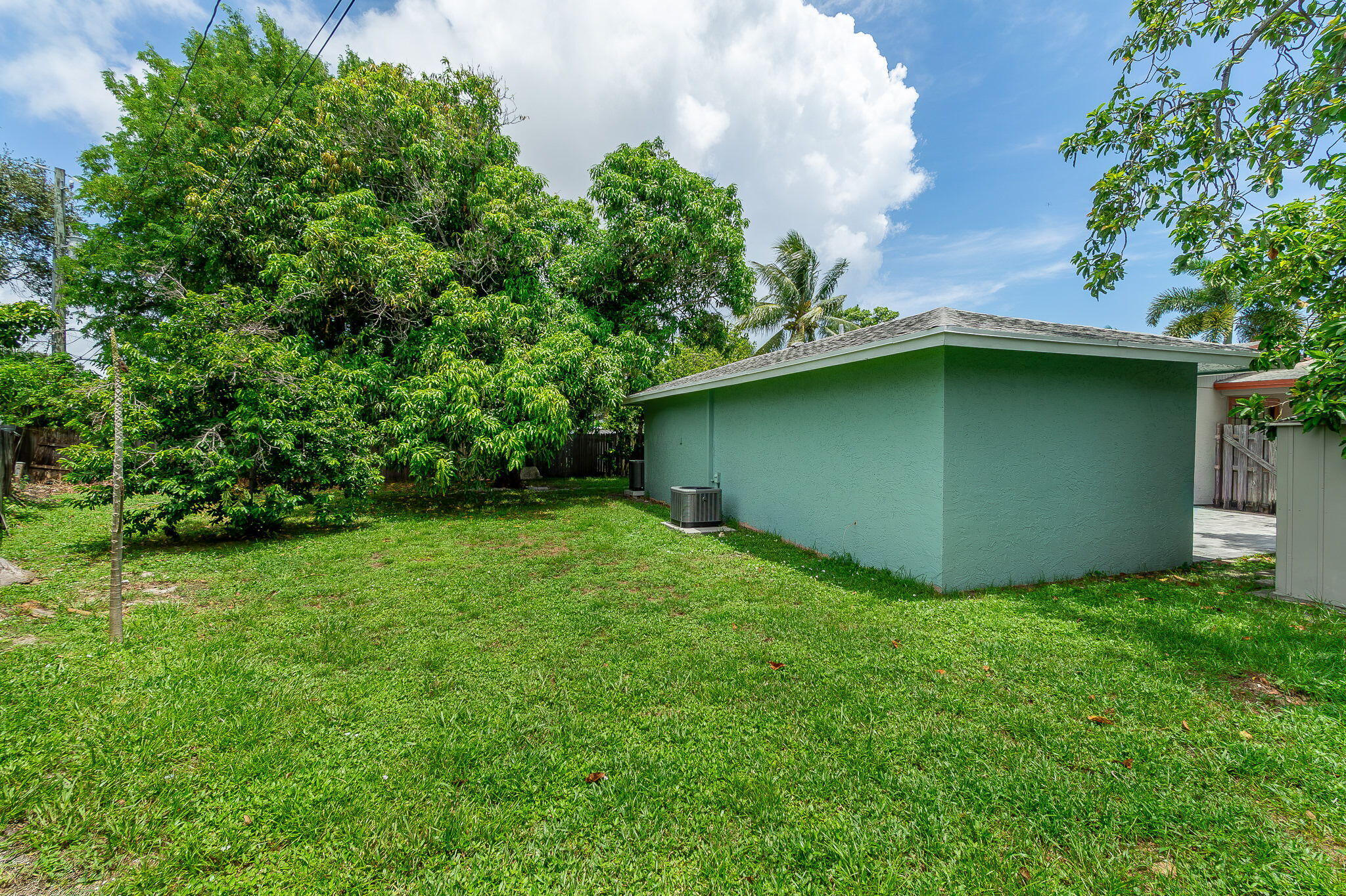 2831 N SEACREST, Boynton Beach FL 33435