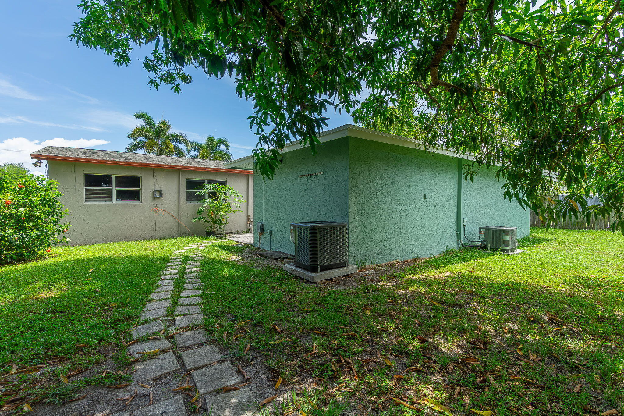 2831 N SEACREST, Boynton Beach FL 33435