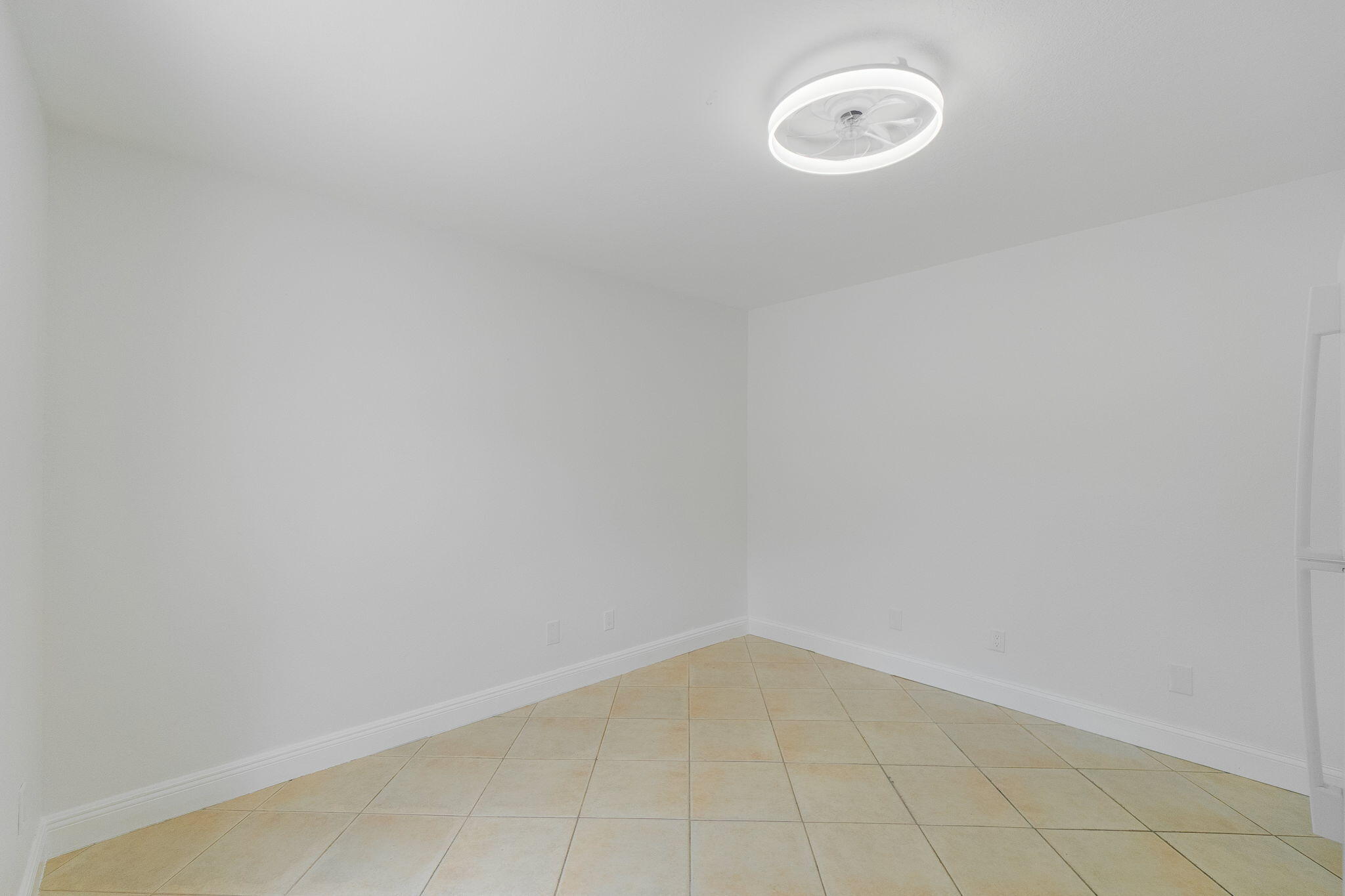 2831 N SEACREST, Boynton Beach FL 33435