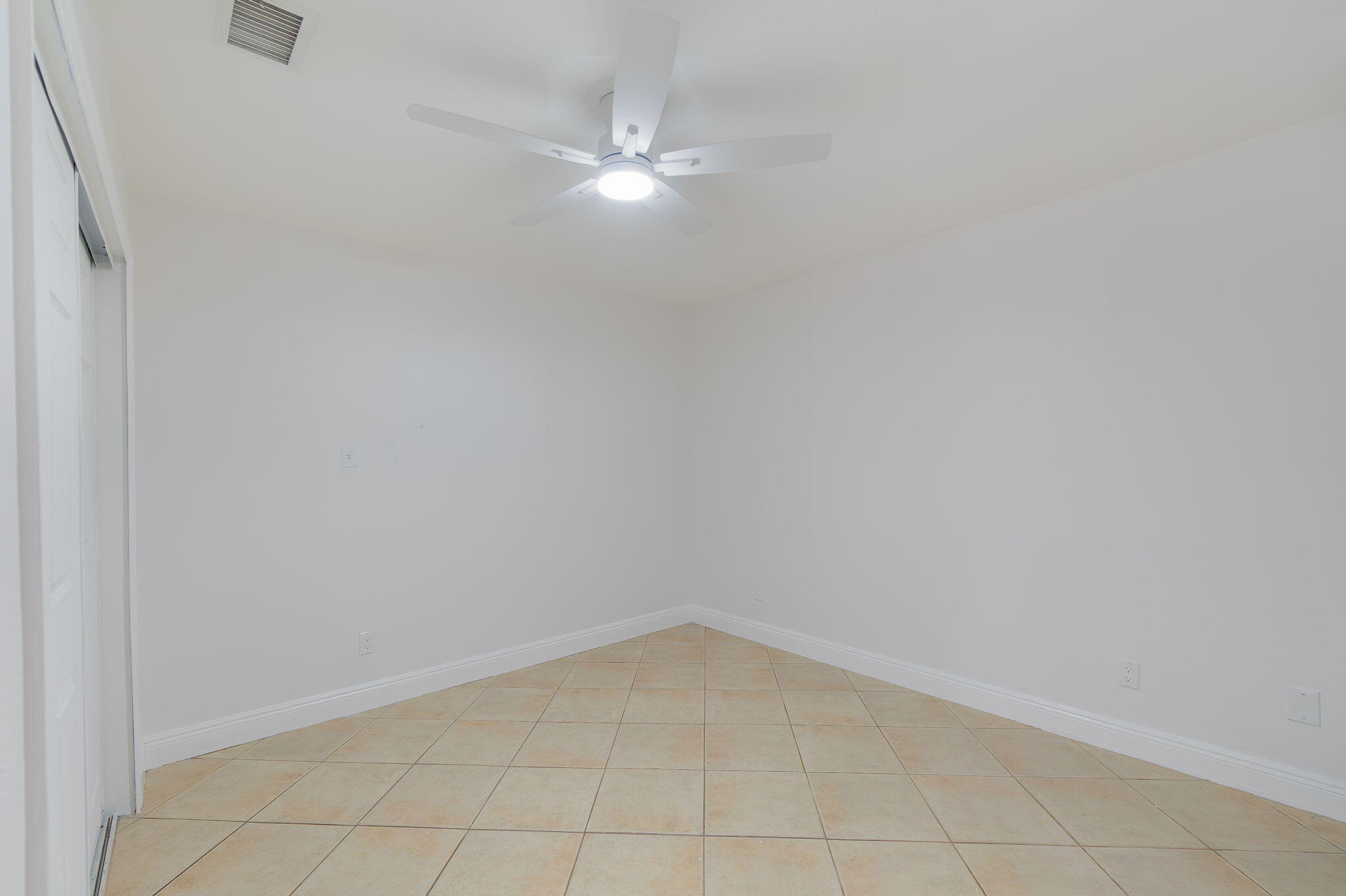 2831 N SEACREST, Boynton Beach FL 33435