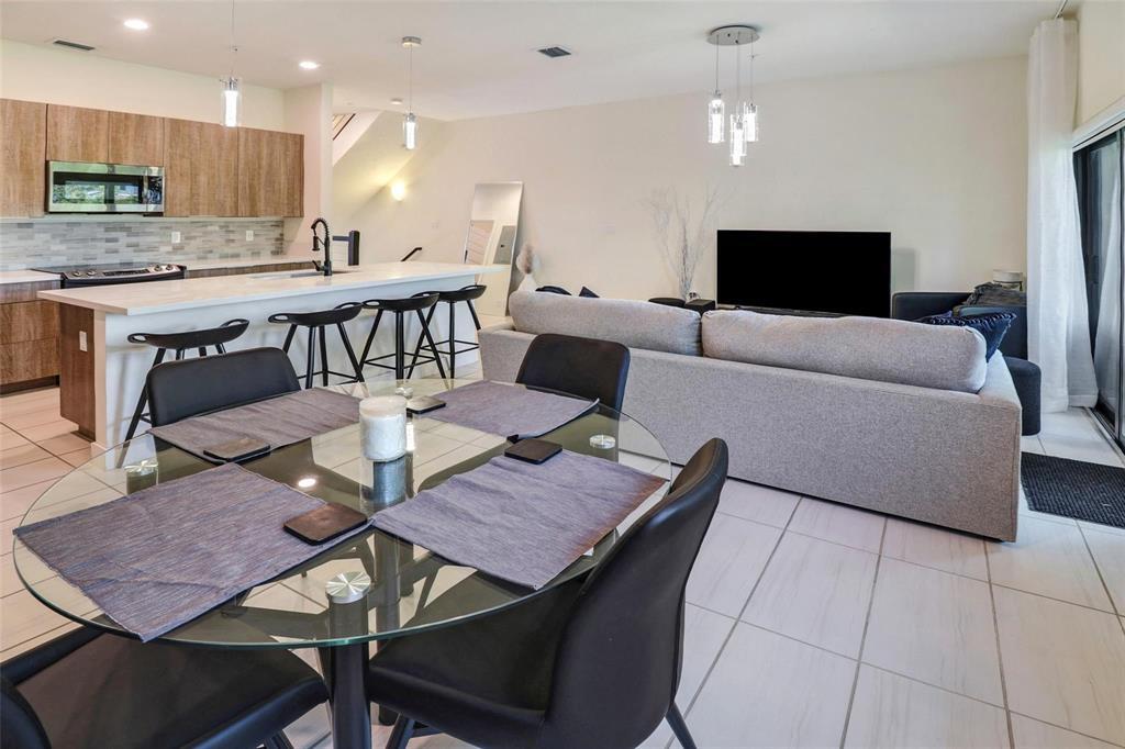 10473 NW 82nd #9, Doral FL 33178