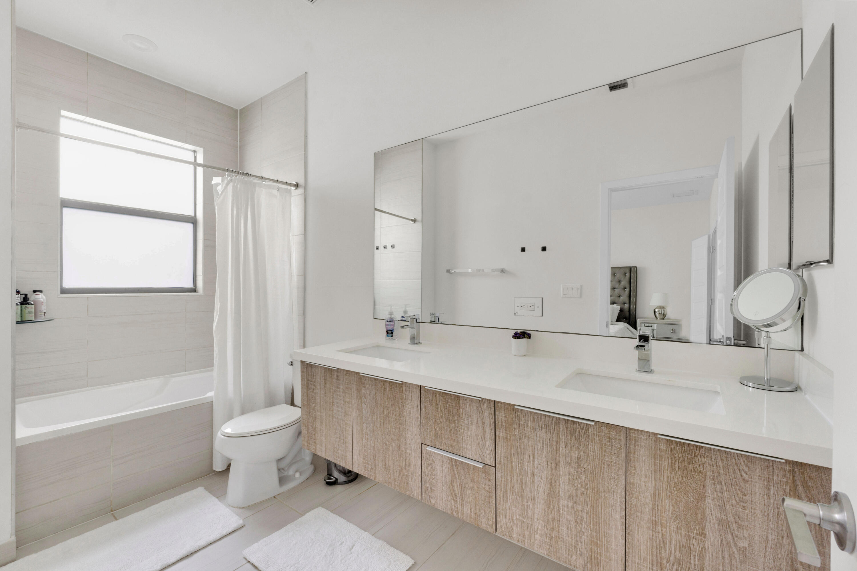 10473 NW 82nd #9, Doral FL 33178