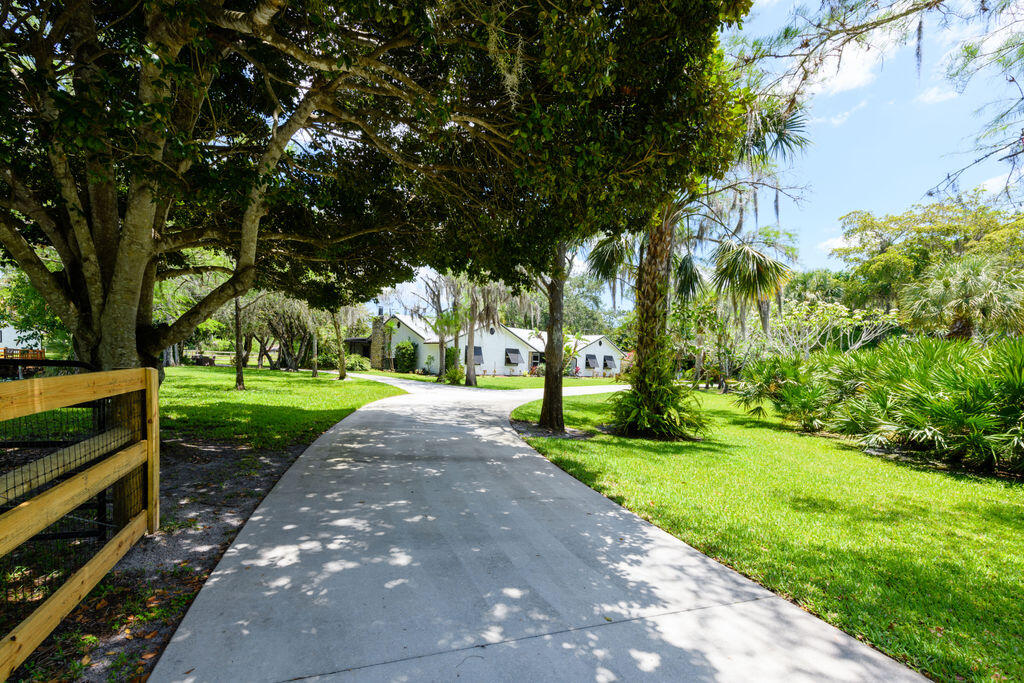 12856 Arrowwood, Palm Beach Gardens FL 33418