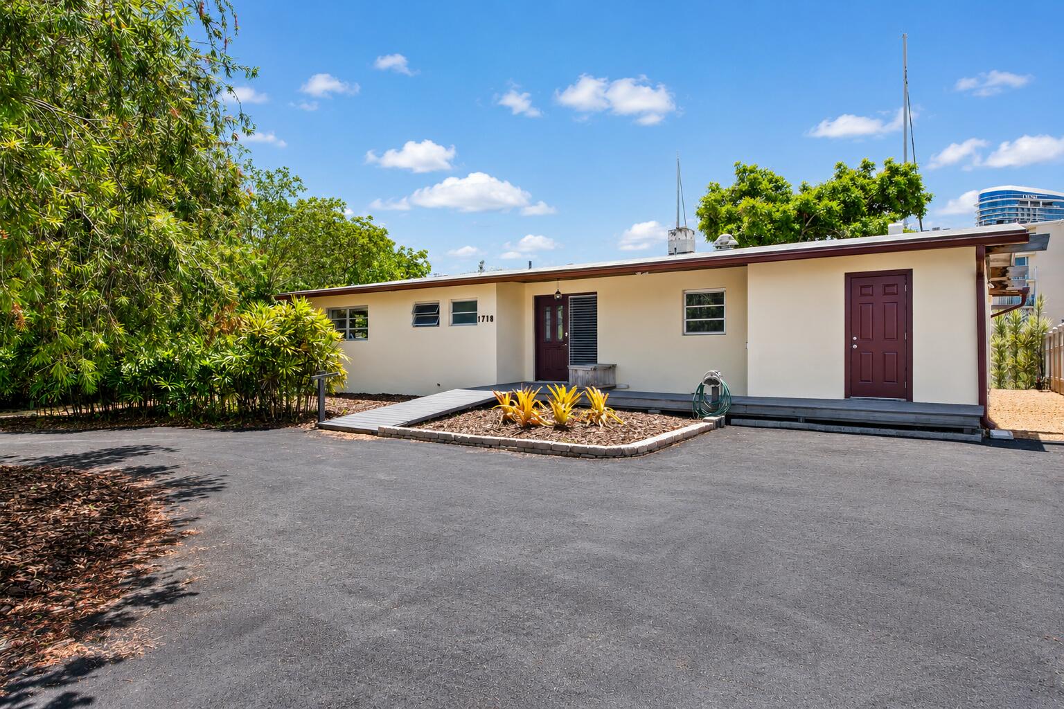 1718 SE 14th, Fort Lauderdale FL 33316