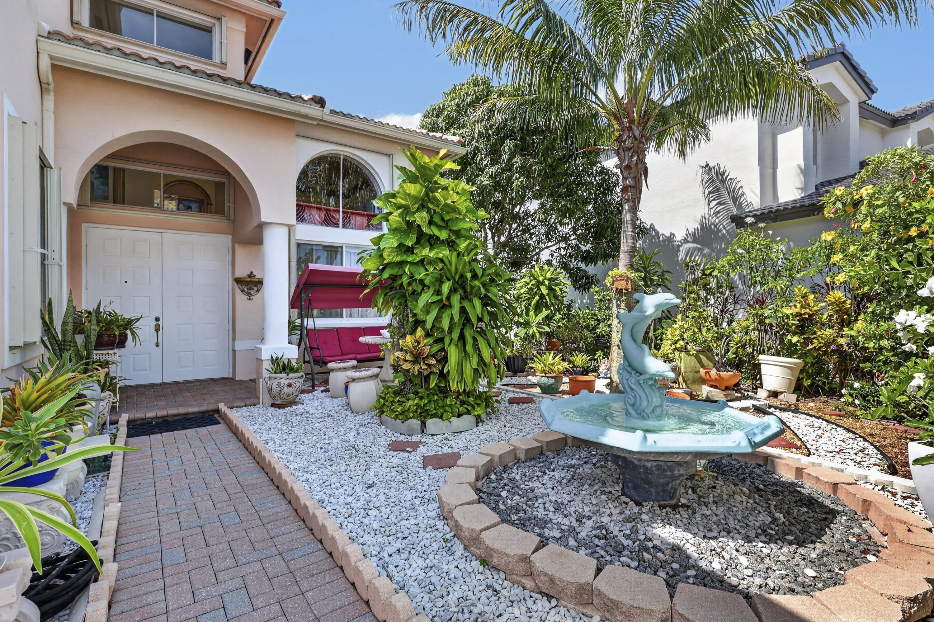 120 ISOLA, Royal Palm Beach FL 33411