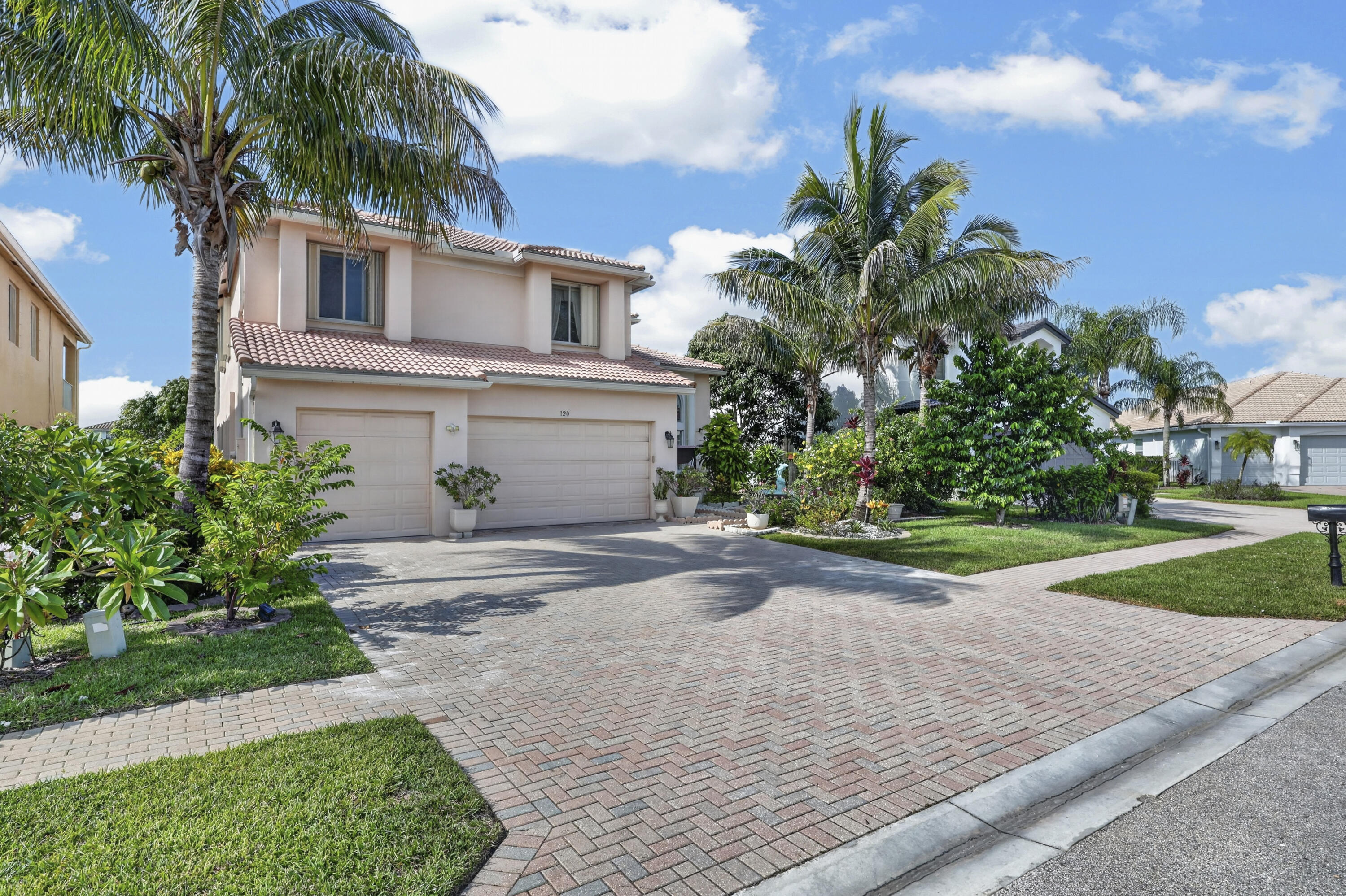 120 ISOLA, Royal Palm Beach FL 33411