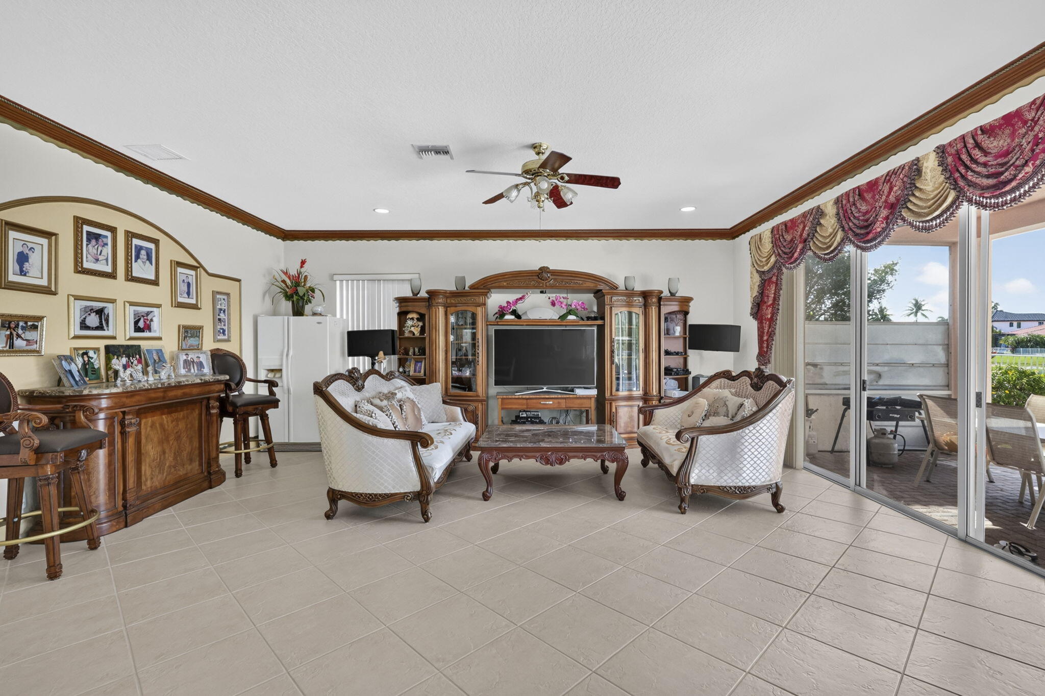 120 ISOLA, Royal Palm Beach FL 33411