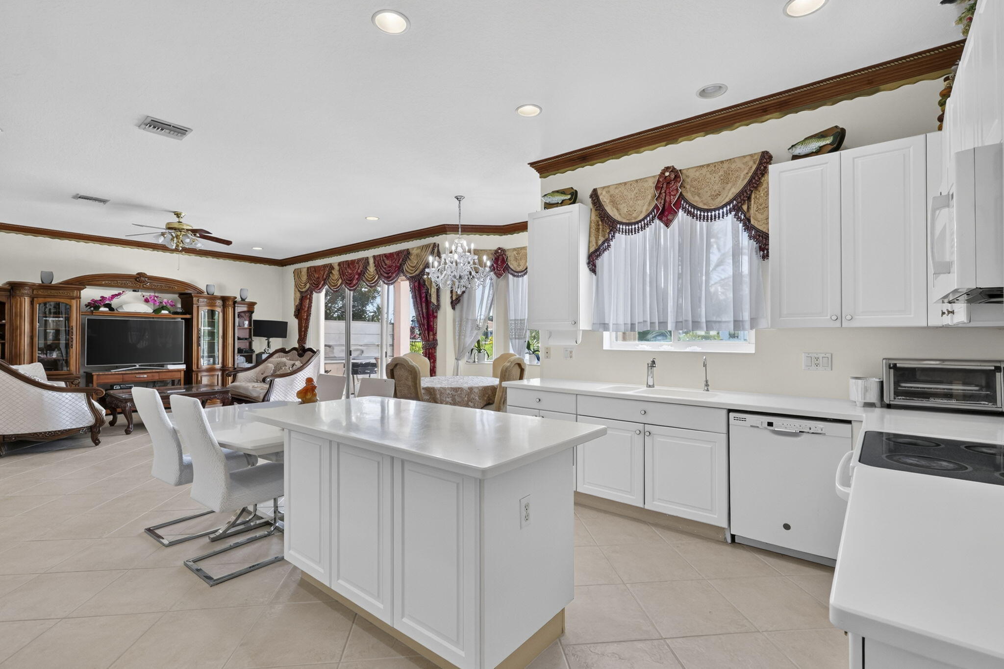 120 ISOLA, Royal Palm Beach FL 33411