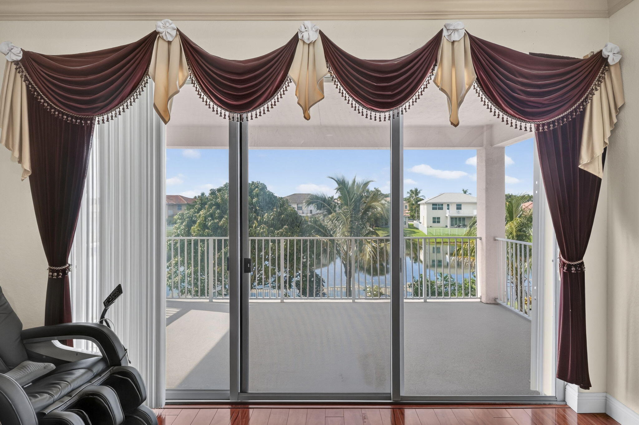 120 ISOLA, Royal Palm Beach FL 33411