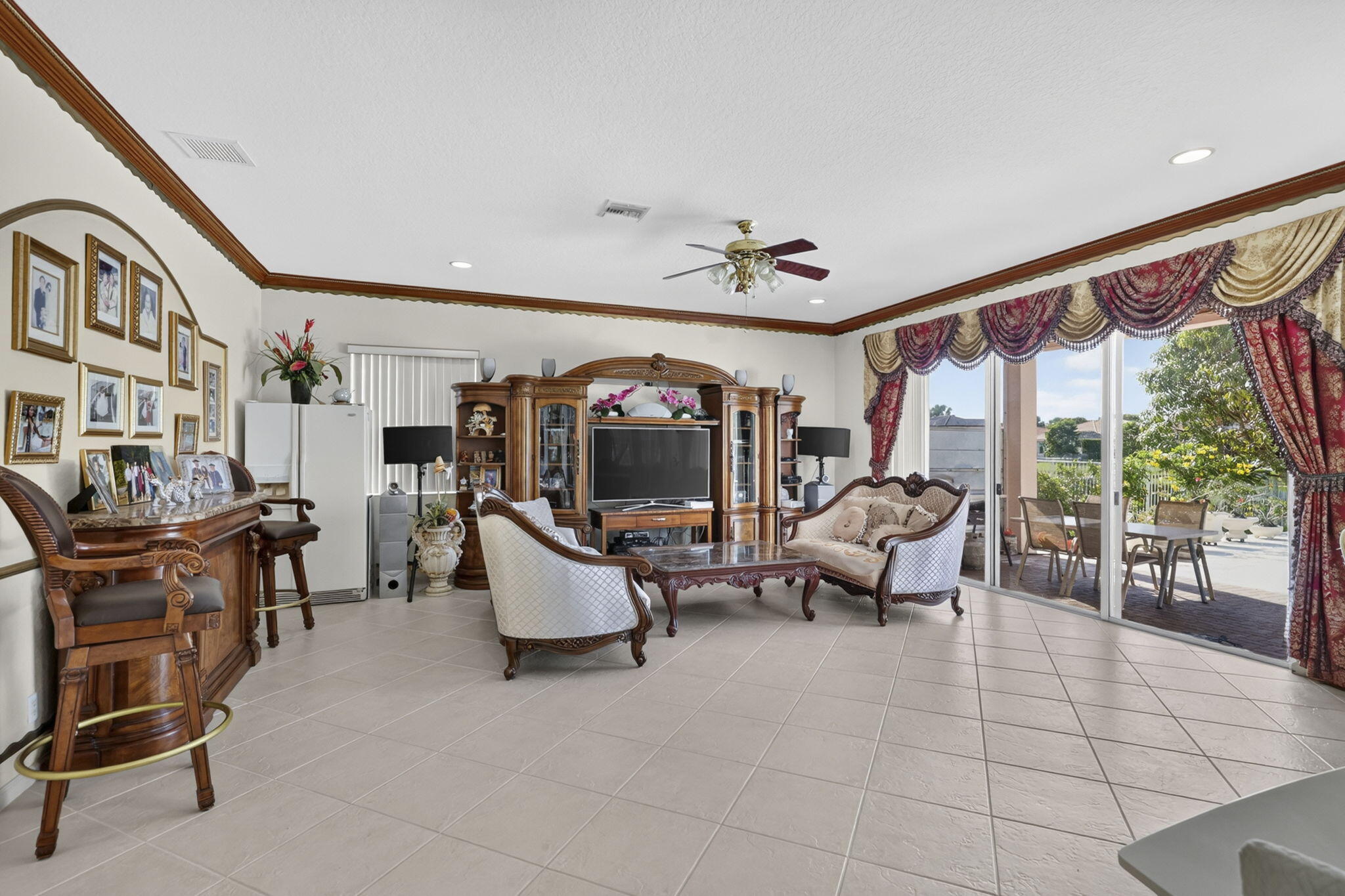 120 ISOLA, Royal Palm Beach FL 33411