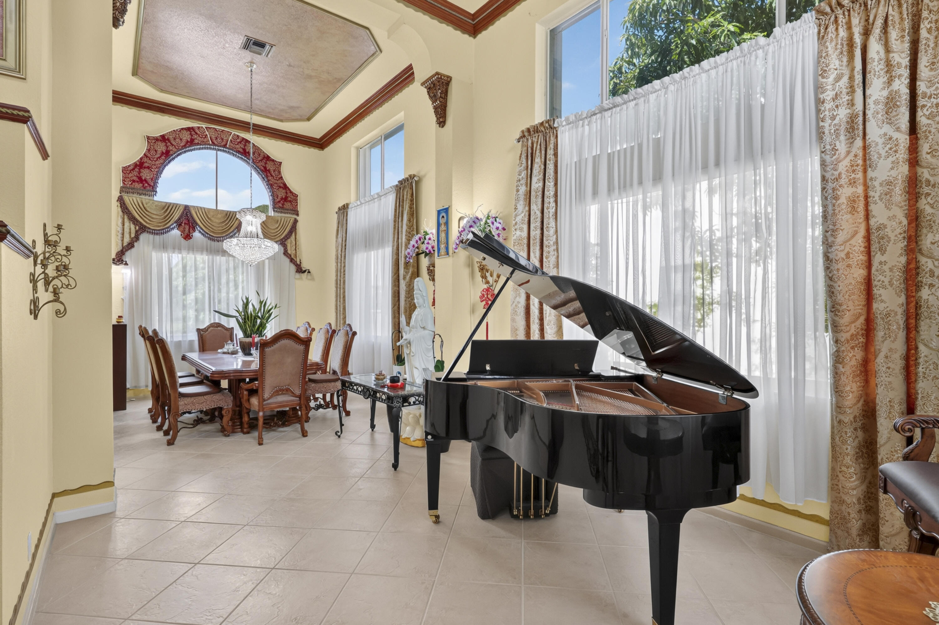 120 ISOLA, Royal Palm Beach FL 33411