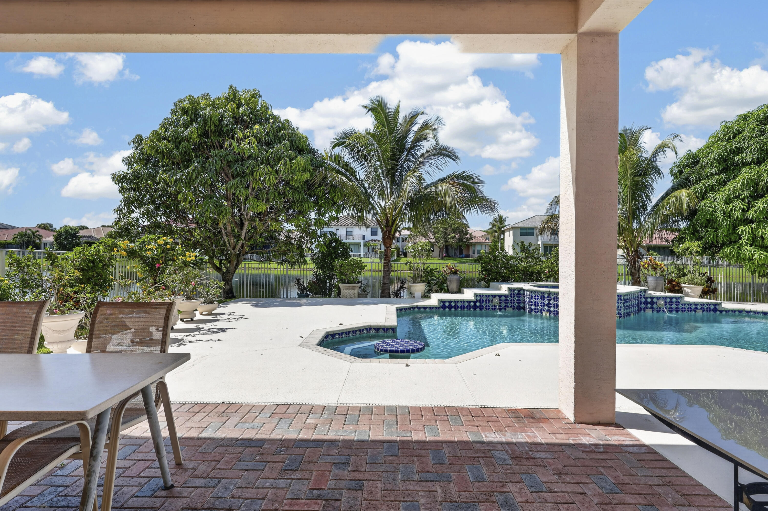 120 ISOLA, Royal Palm Beach FL 33411