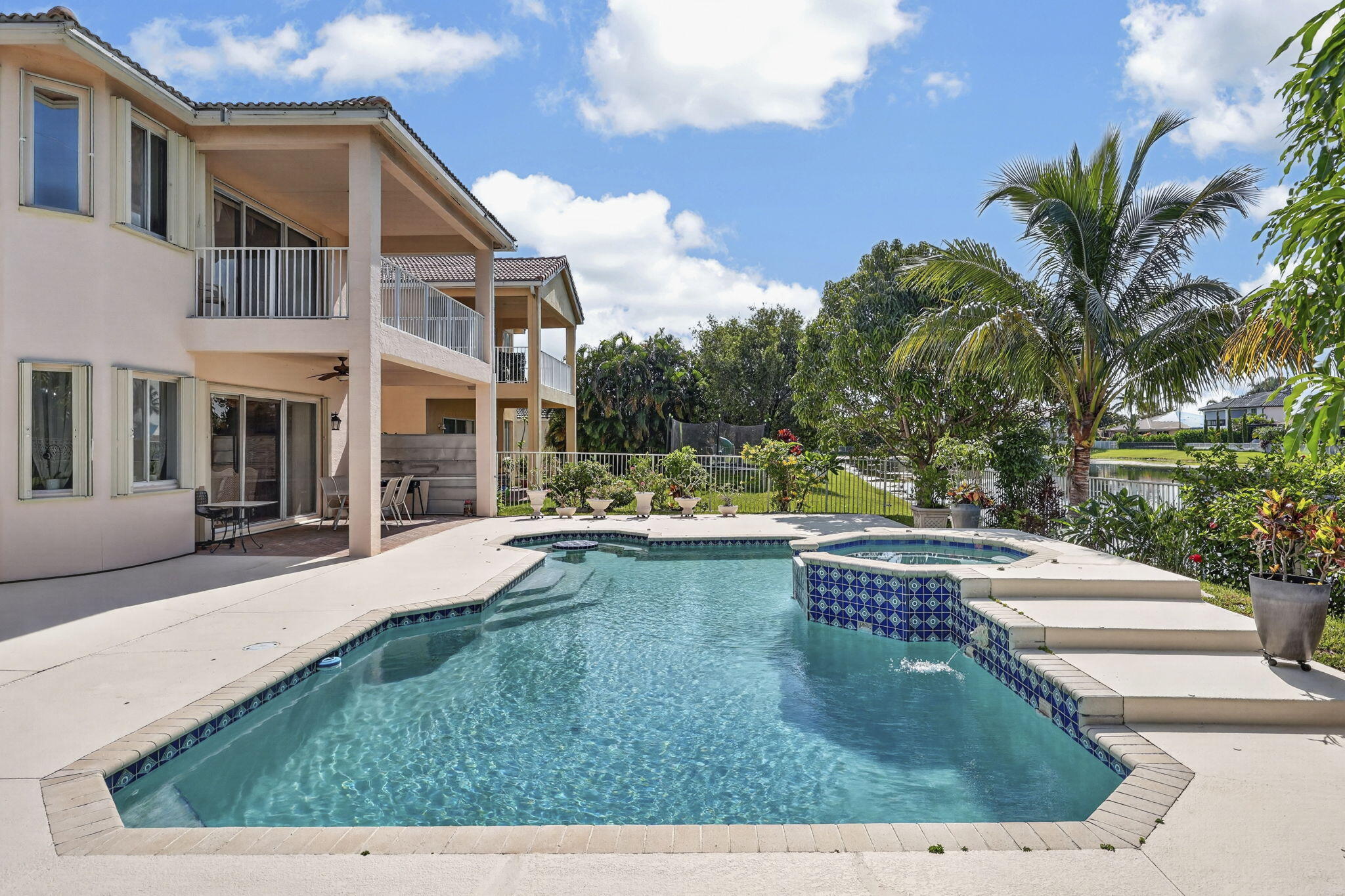 120 ISOLA, Royal Palm Beach FL 33411