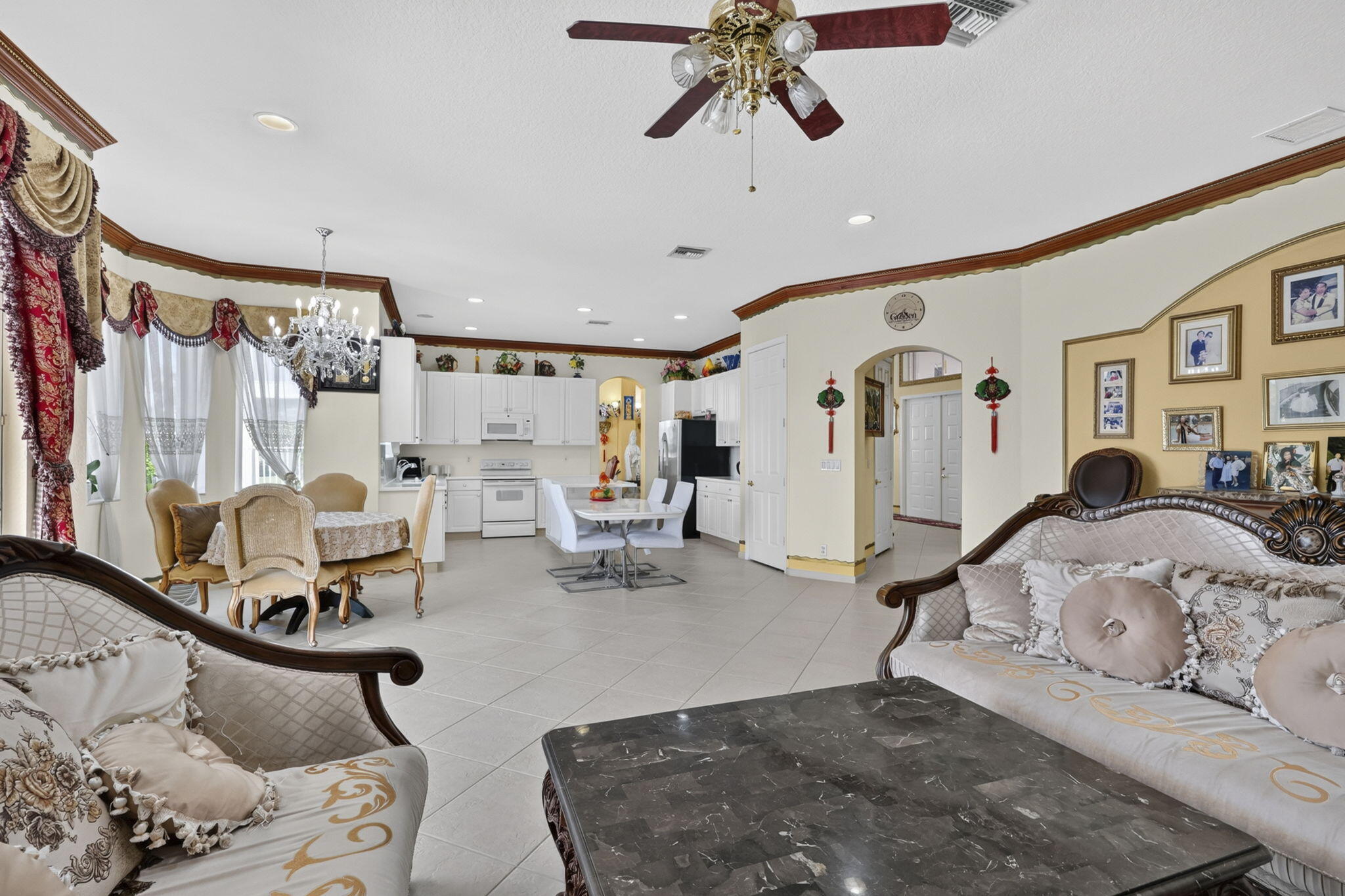 120 ISOLA, Royal Palm Beach FL 33411