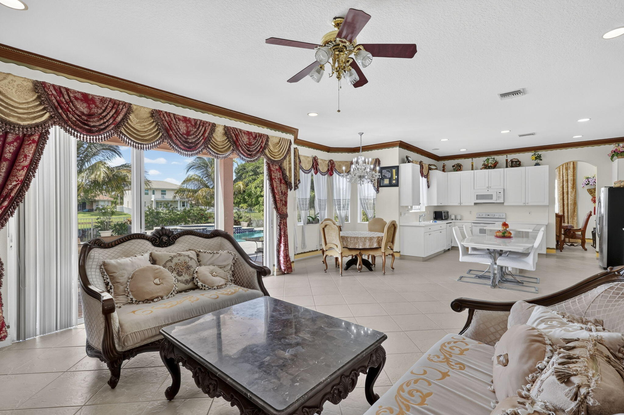 120 ISOLA, Royal Palm Beach FL 33411