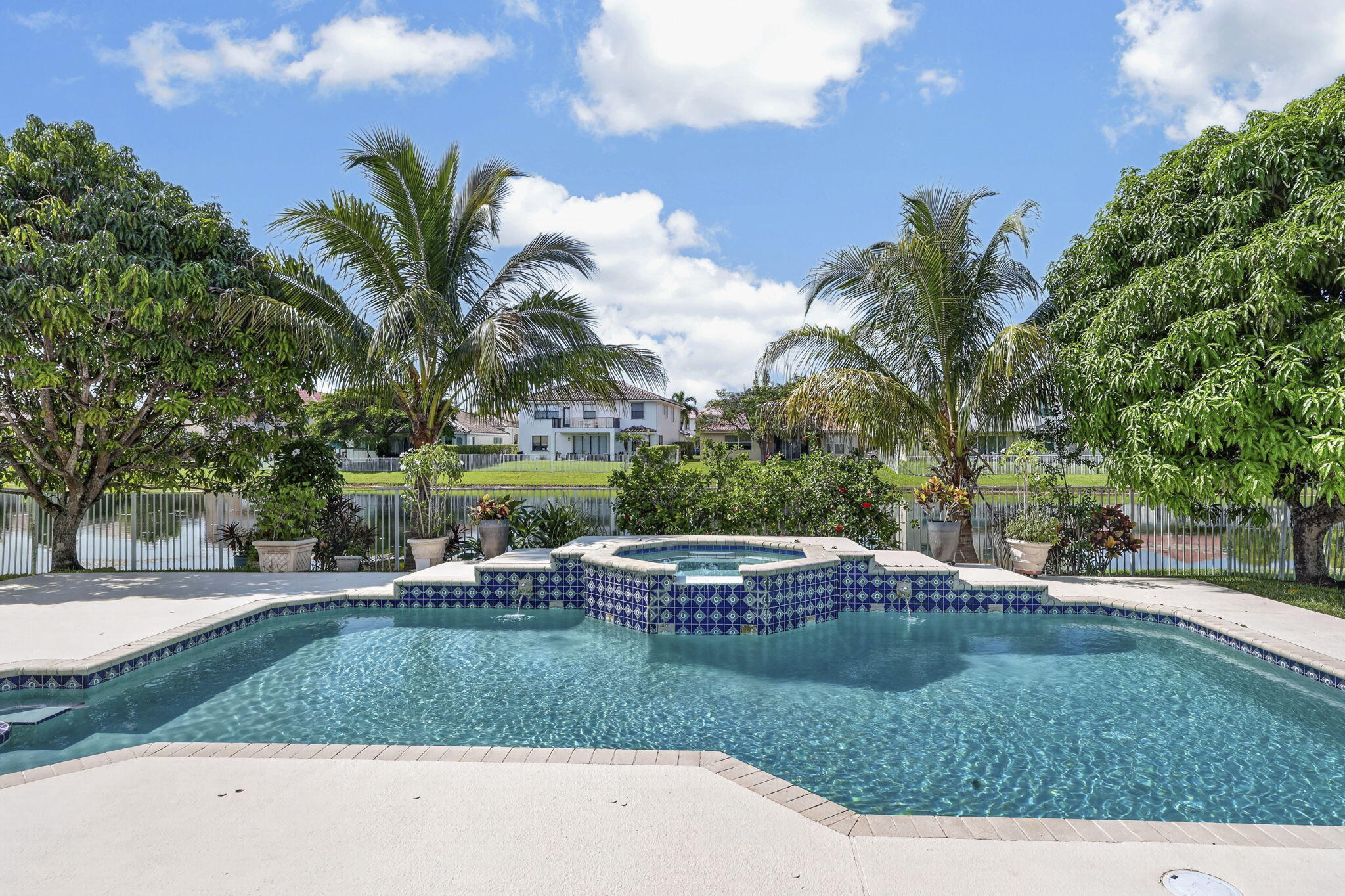 120 ISOLA, Royal Palm Beach FL 33411