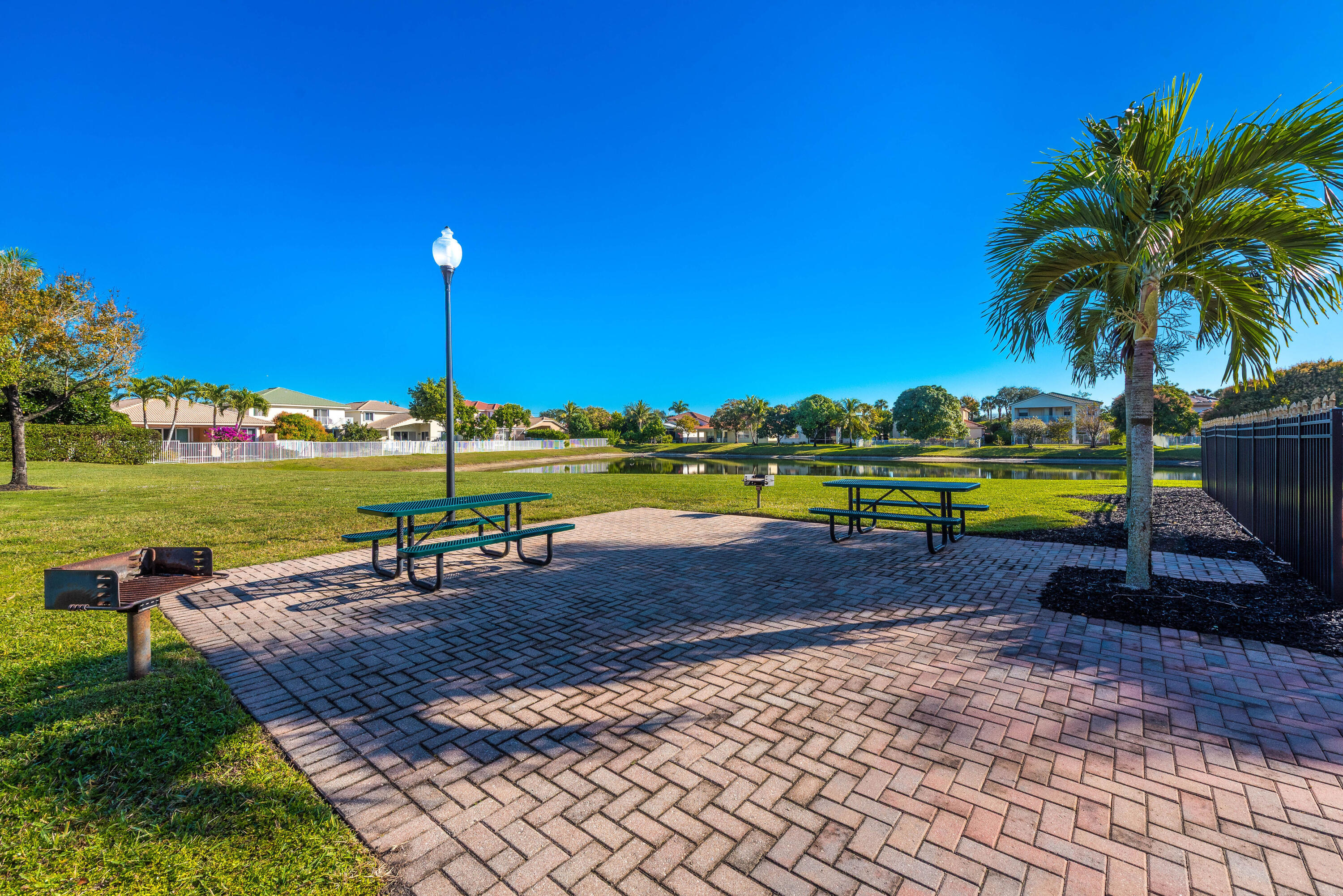 112 ISOLA, Royal Palm Beach FL 33411
