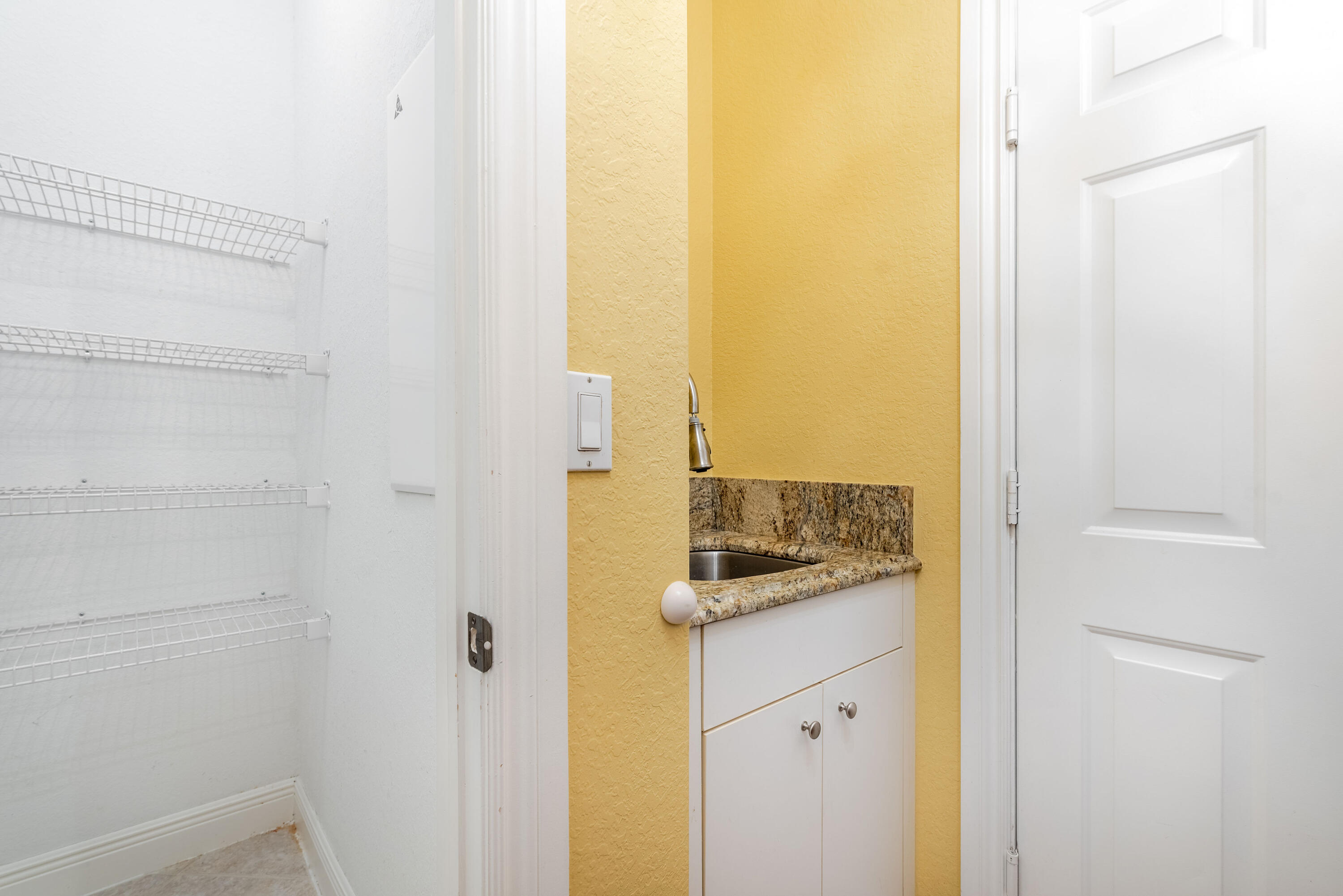 112 ISOLA, Royal Palm Beach FL 33411
