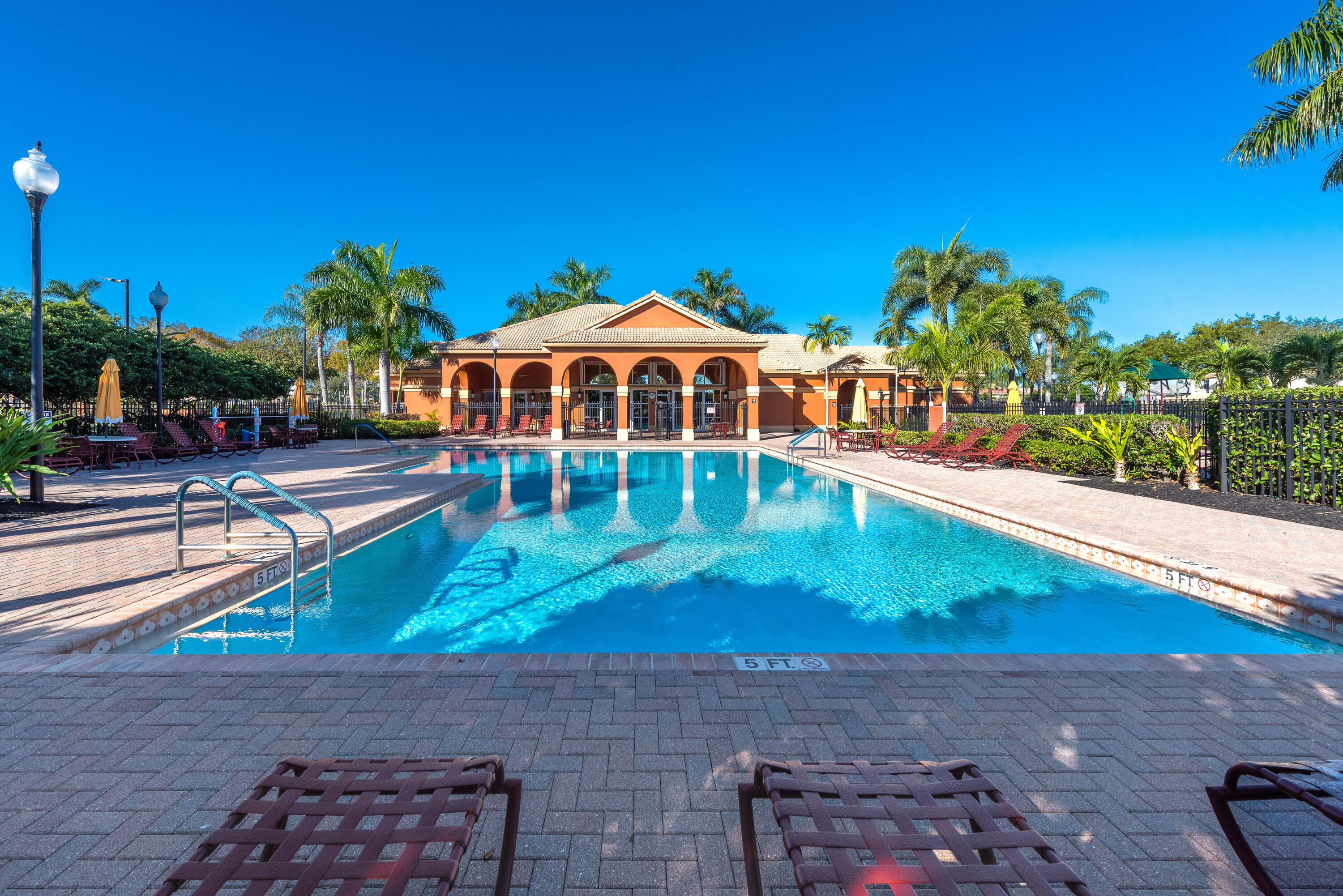 112 ISOLA, Royal Palm Beach FL 33411