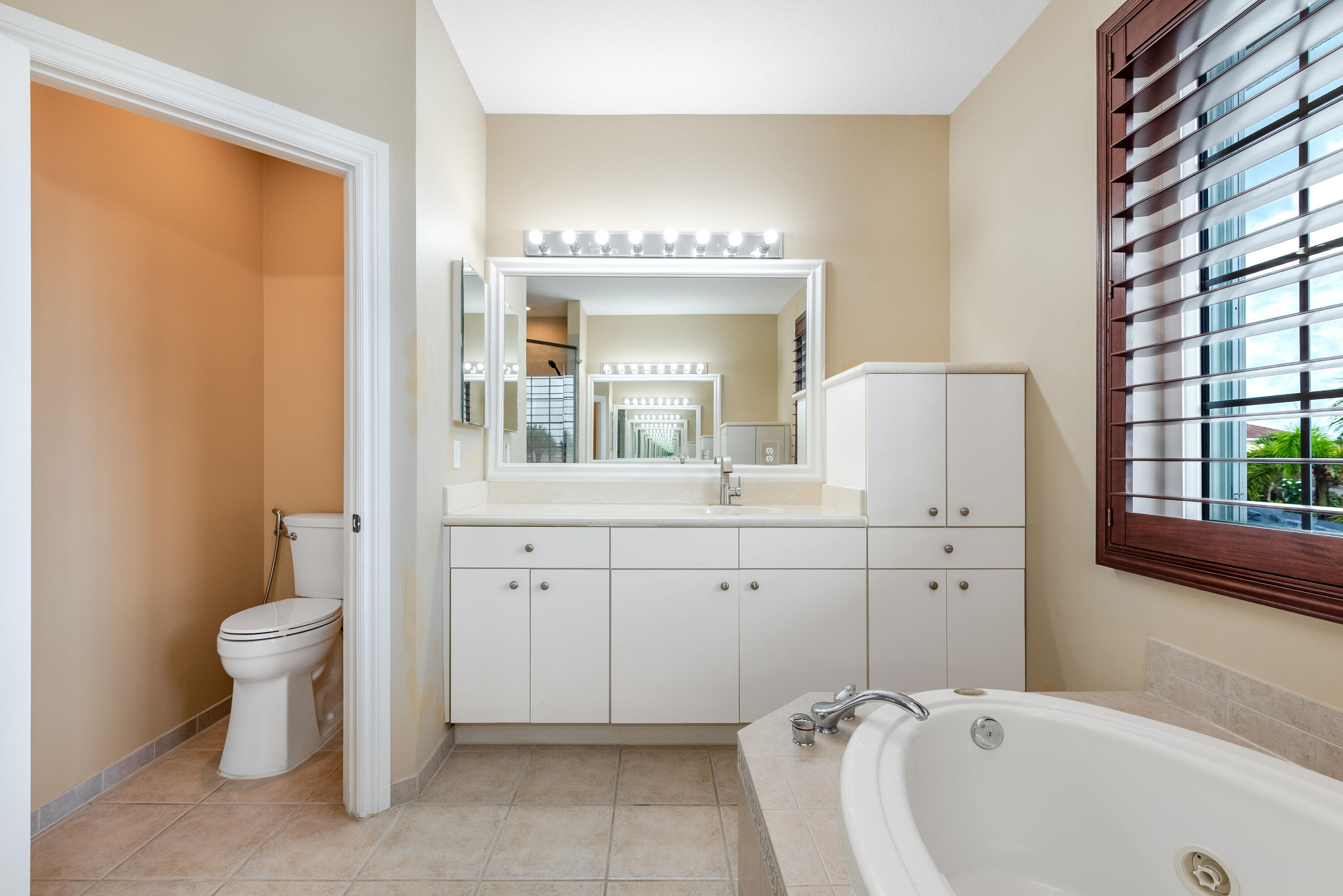 112 ISOLA, Royal Palm Beach FL 33411