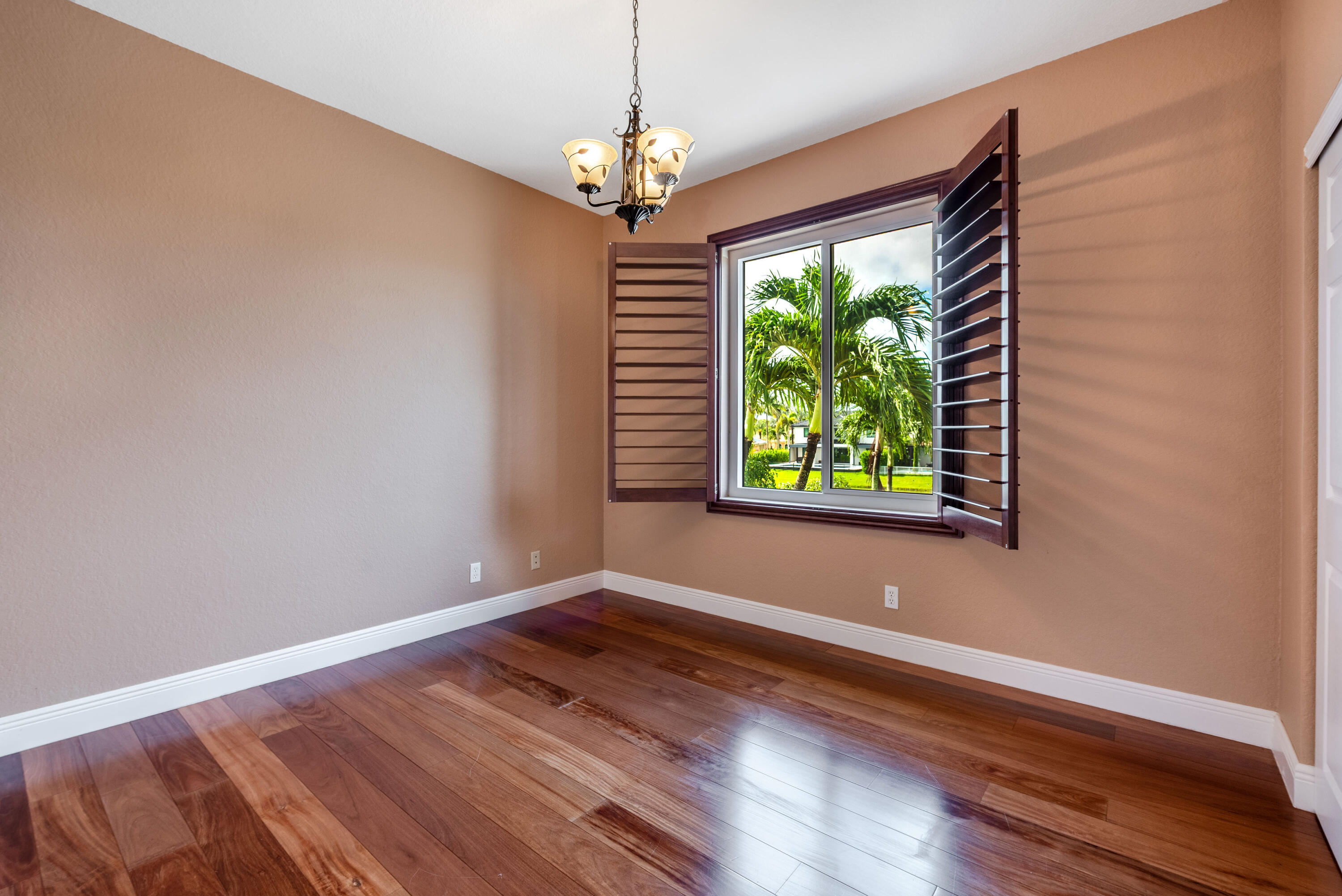 112 ISOLA, Royal Palm Beach FL 33411