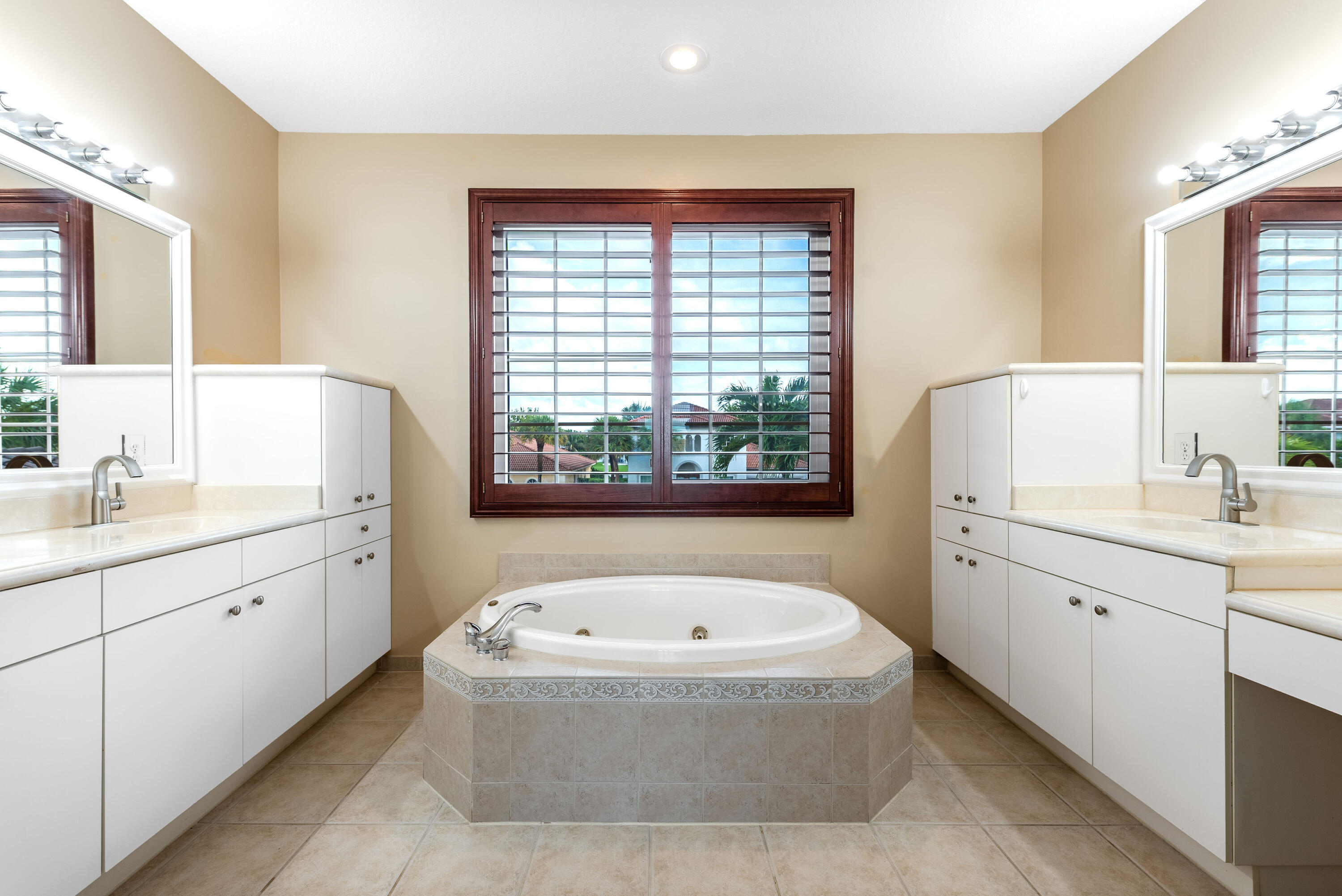 112 ISOLA, Royal Palm Beach FL 33411