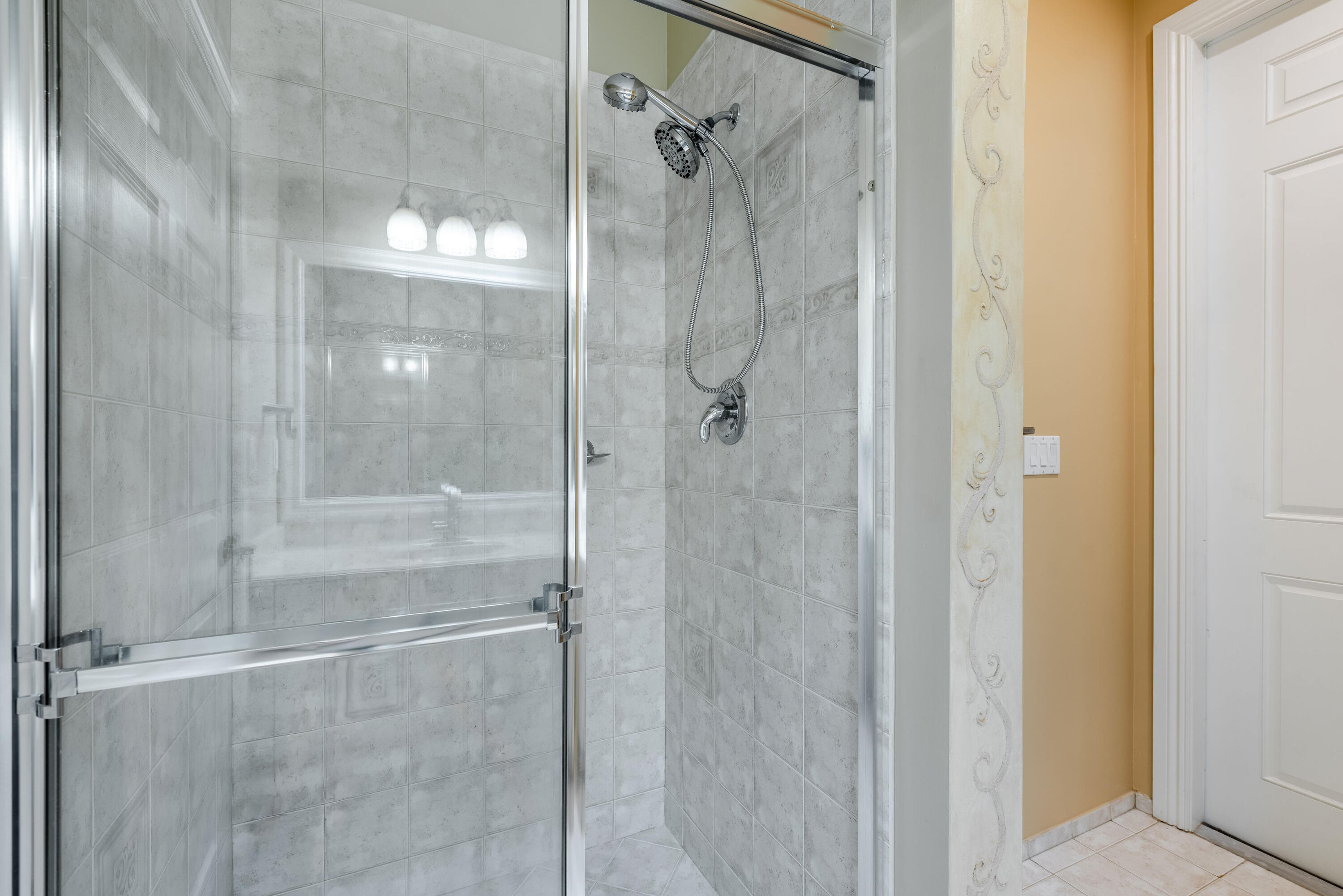 112 ISOLA, Royal Palm Beach FL 33411