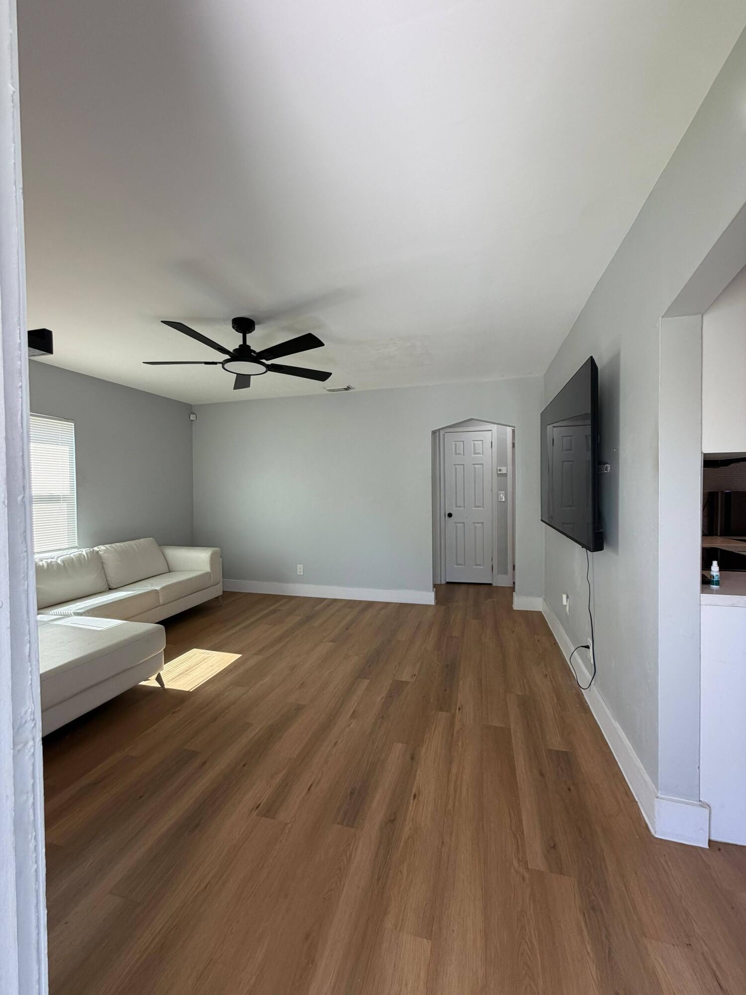 217 E 24TH, Riviera Beach FL 33404