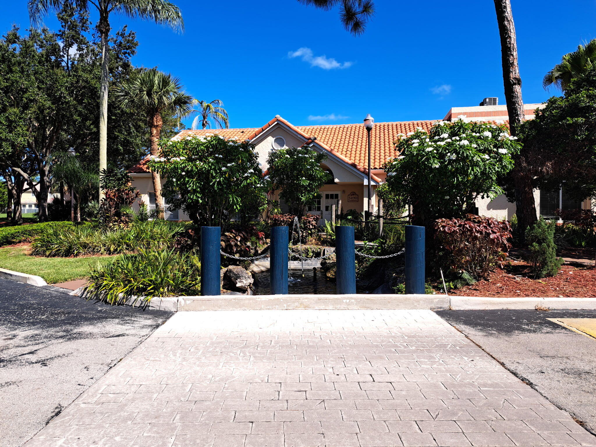 3470 PINEWALK #212, Margate FL 33063