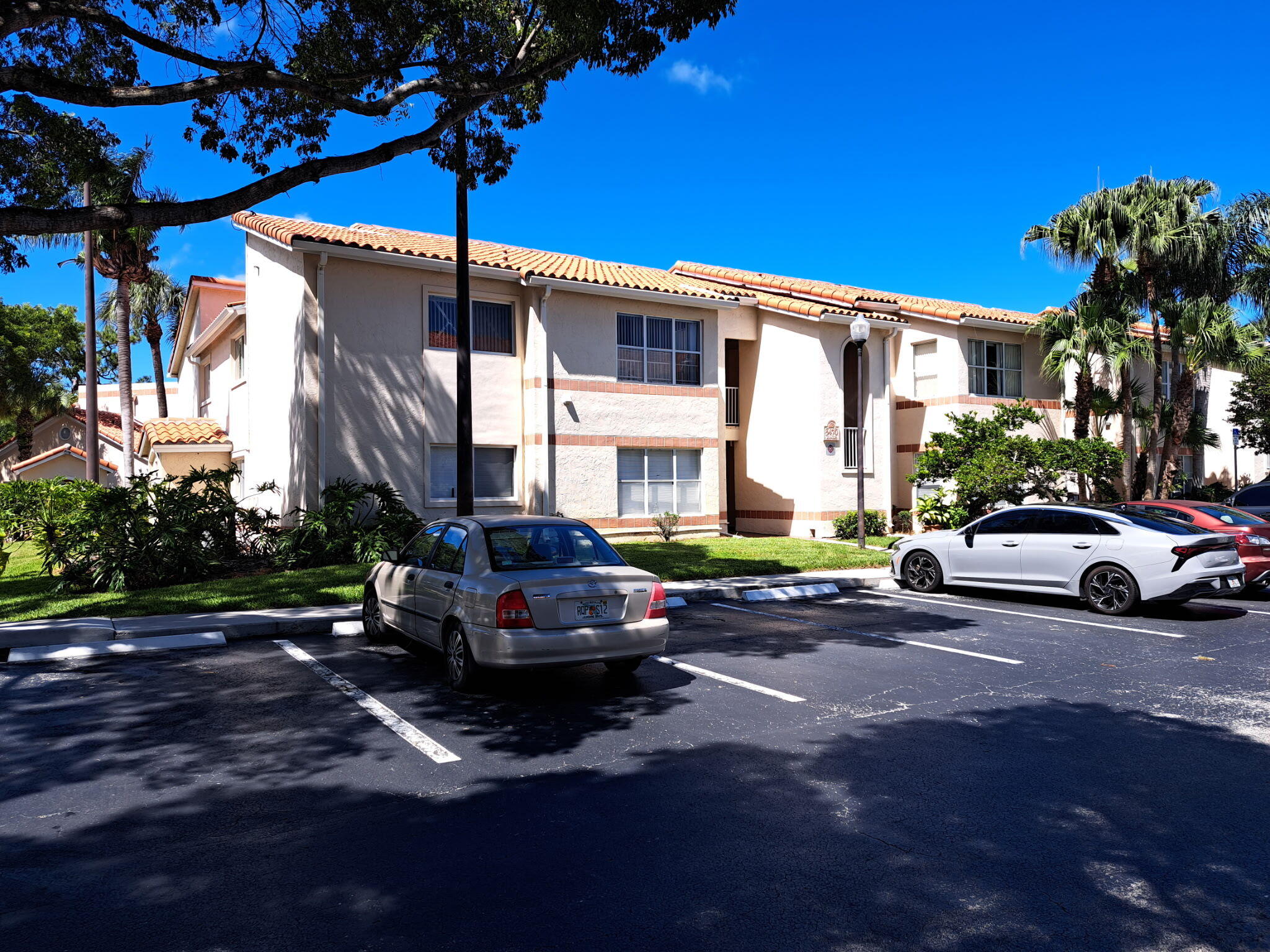 3470 PINEWALK #212, Margate FL 33063