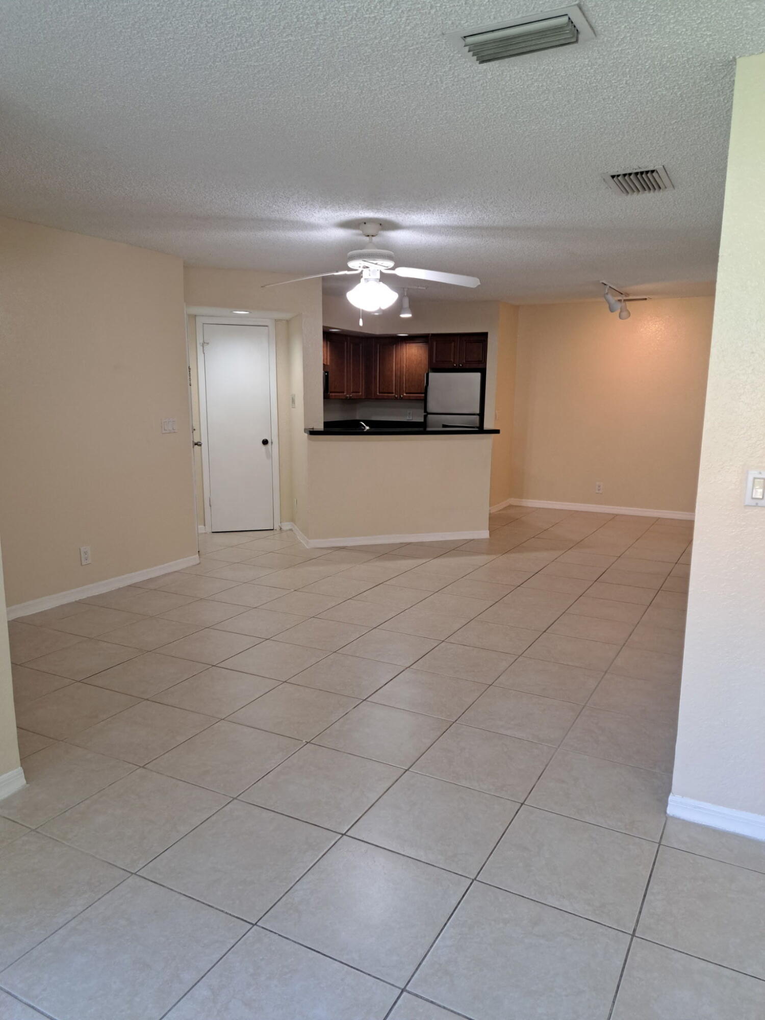 3470 PINEWALK #212, Margate FL 33063